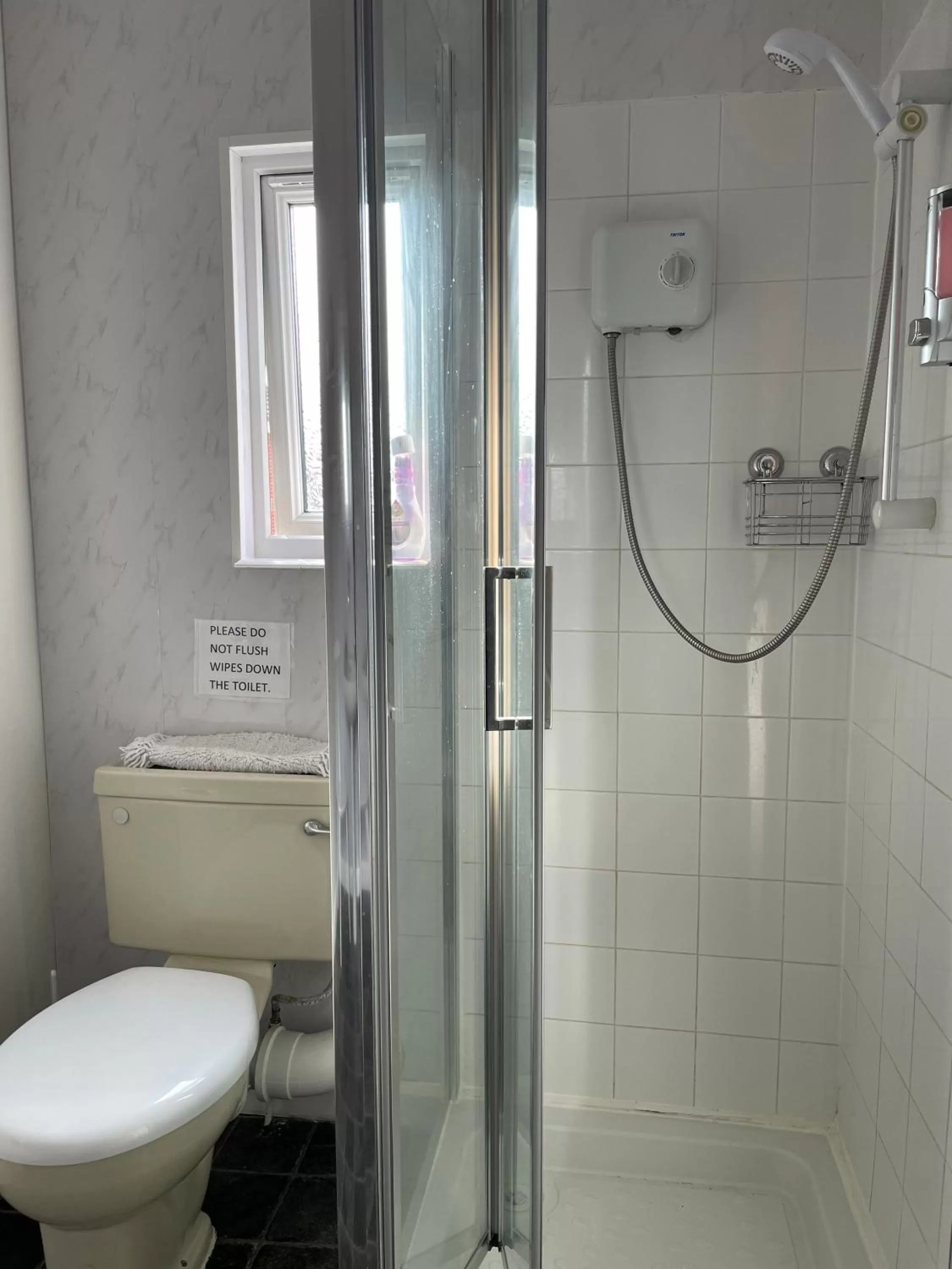 Bathroom in Whiteways Guest House