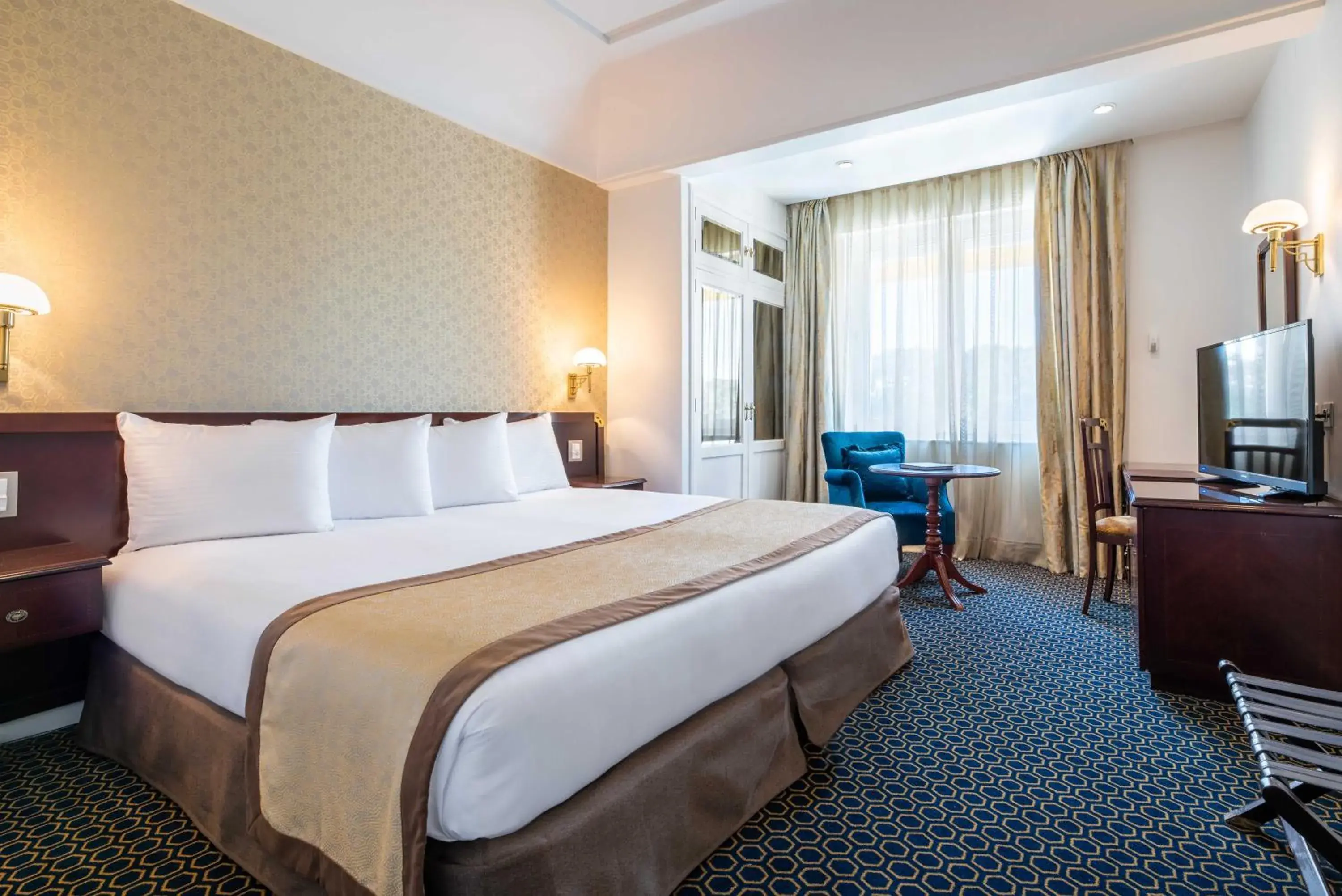 Photo of the whole room, Bed in Eurostars Gran Hotel La Toja