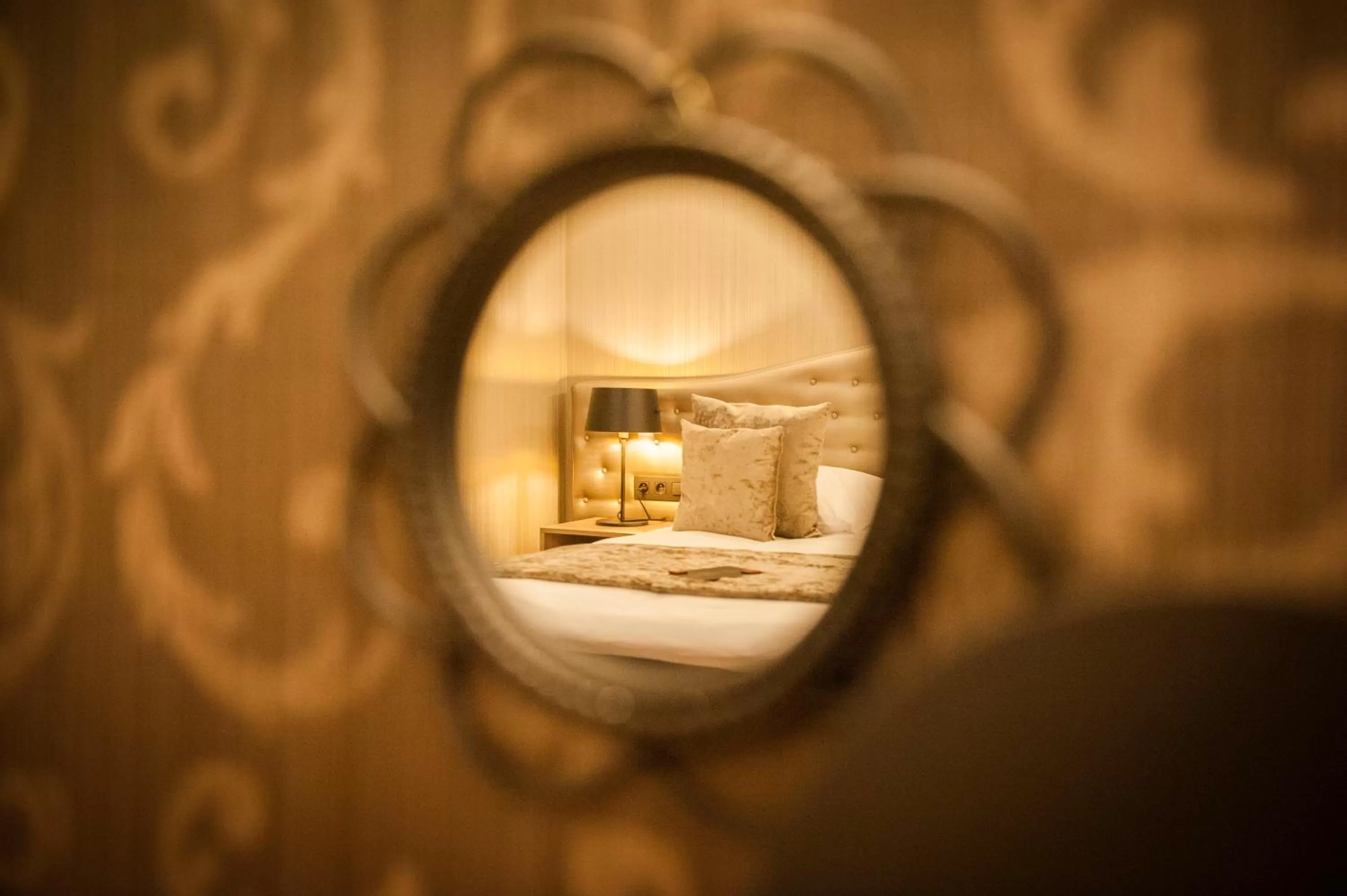 Decorative detail, Bed in Hotel Acacia