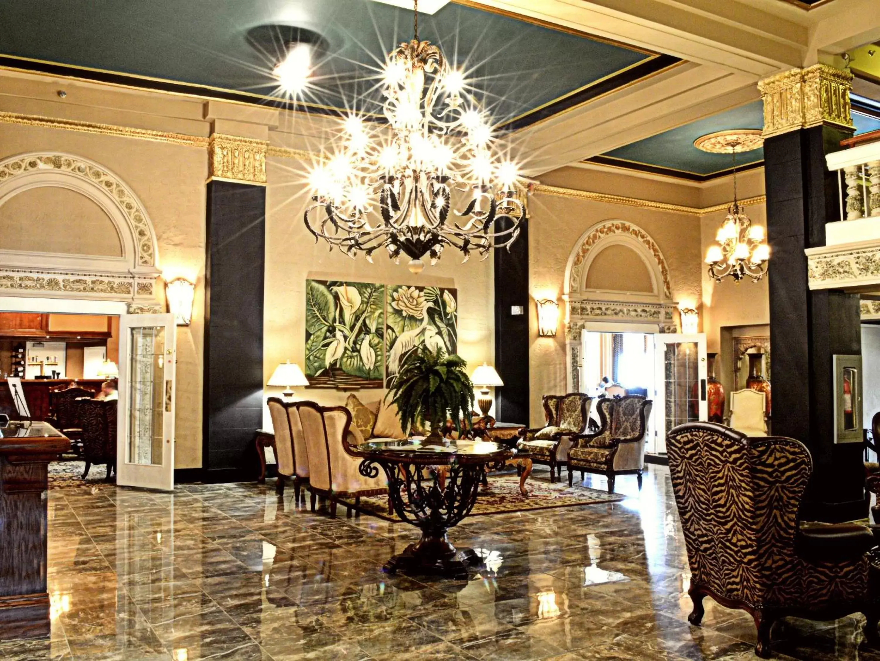 Lobby or reception, Restaurant/Places to Eat in Grant Hall Hotel