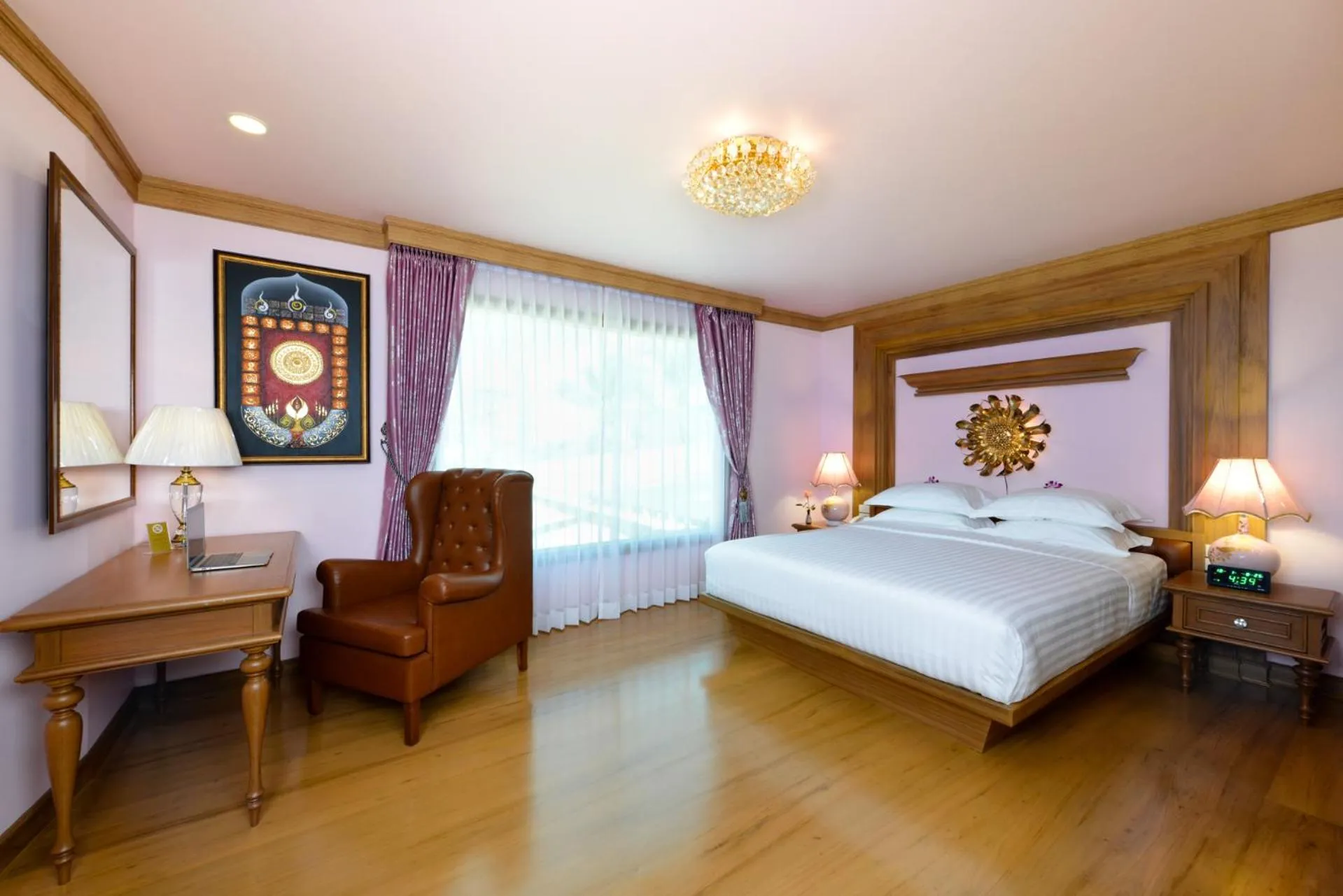 Photo of the whole room, Bed in Peak Nimman Prestige Hotel