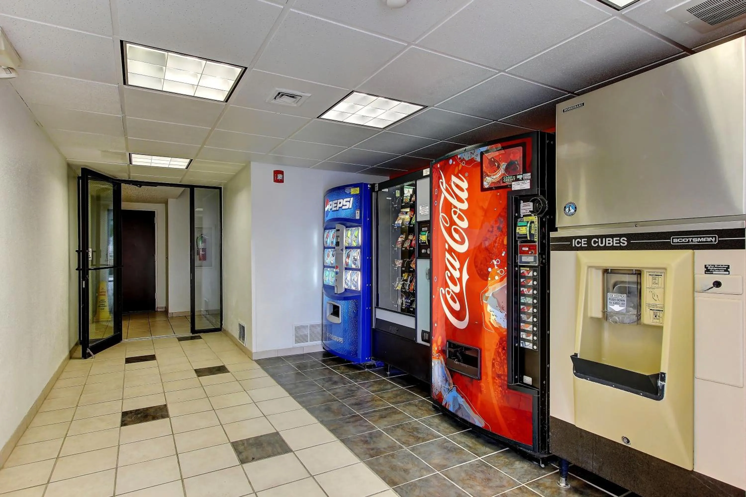 Food and drinks in Motel 6-York, PA - North