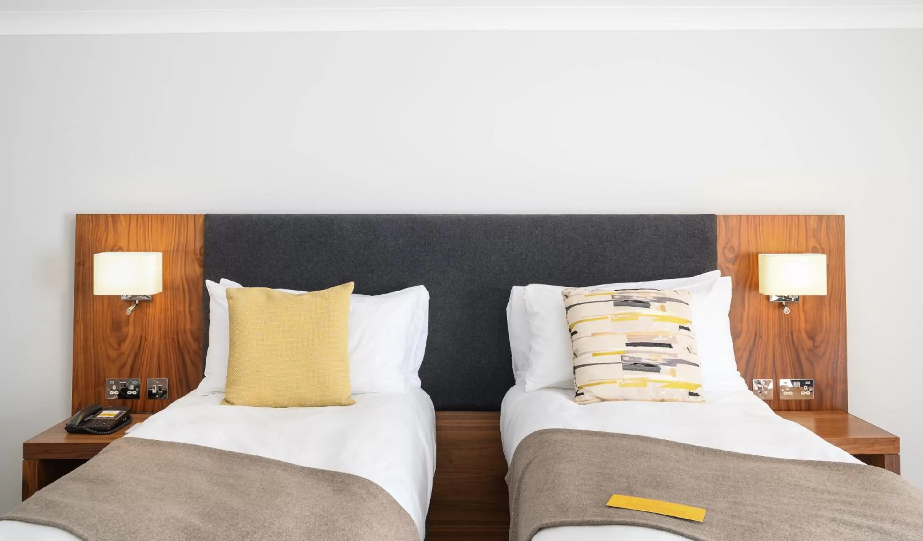 Photo of the whole room, Bed in voco Oxford Spires by IHG