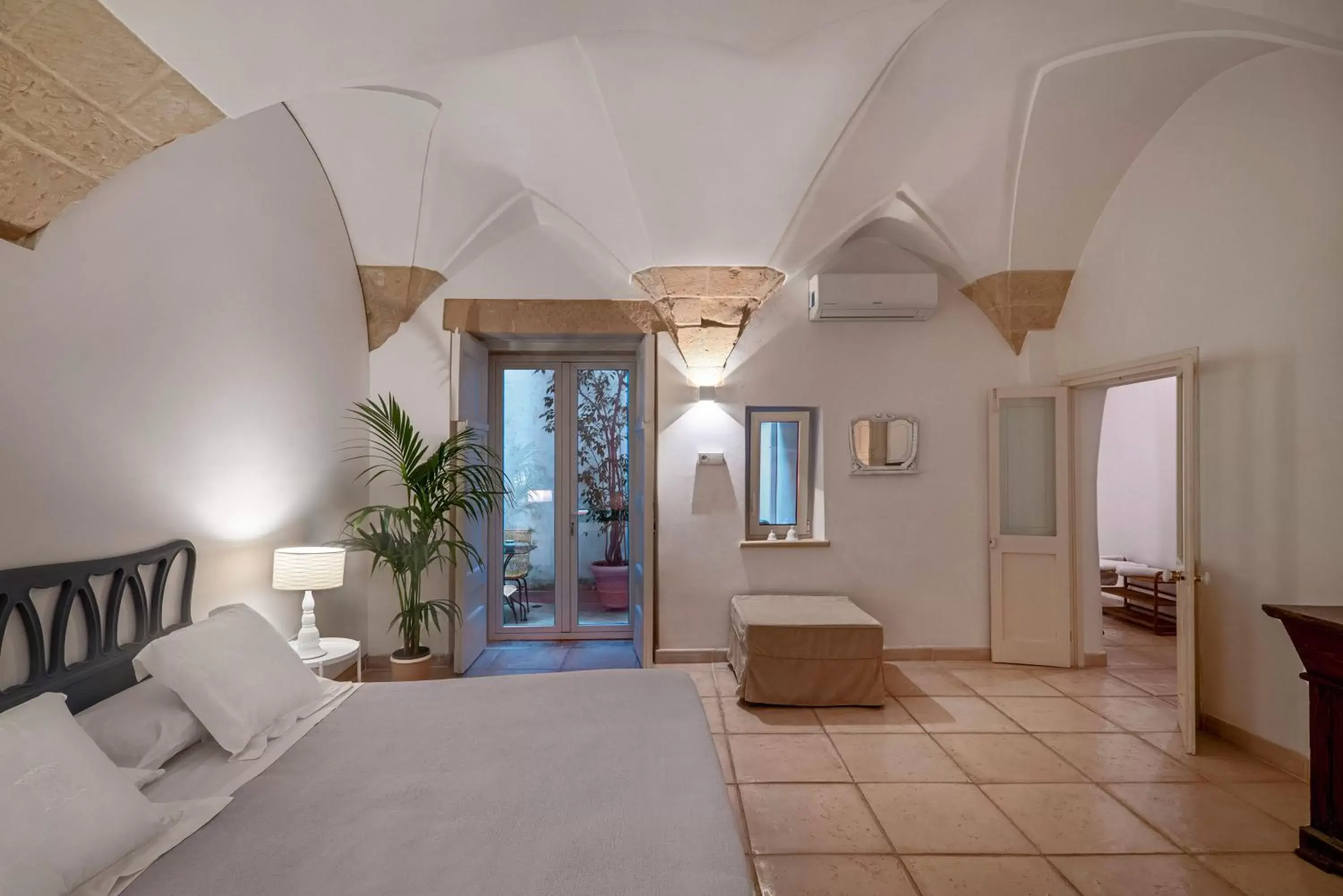 Photo of the whole room in B&B Corte Dei Romiti - Suites & Apartments SIT