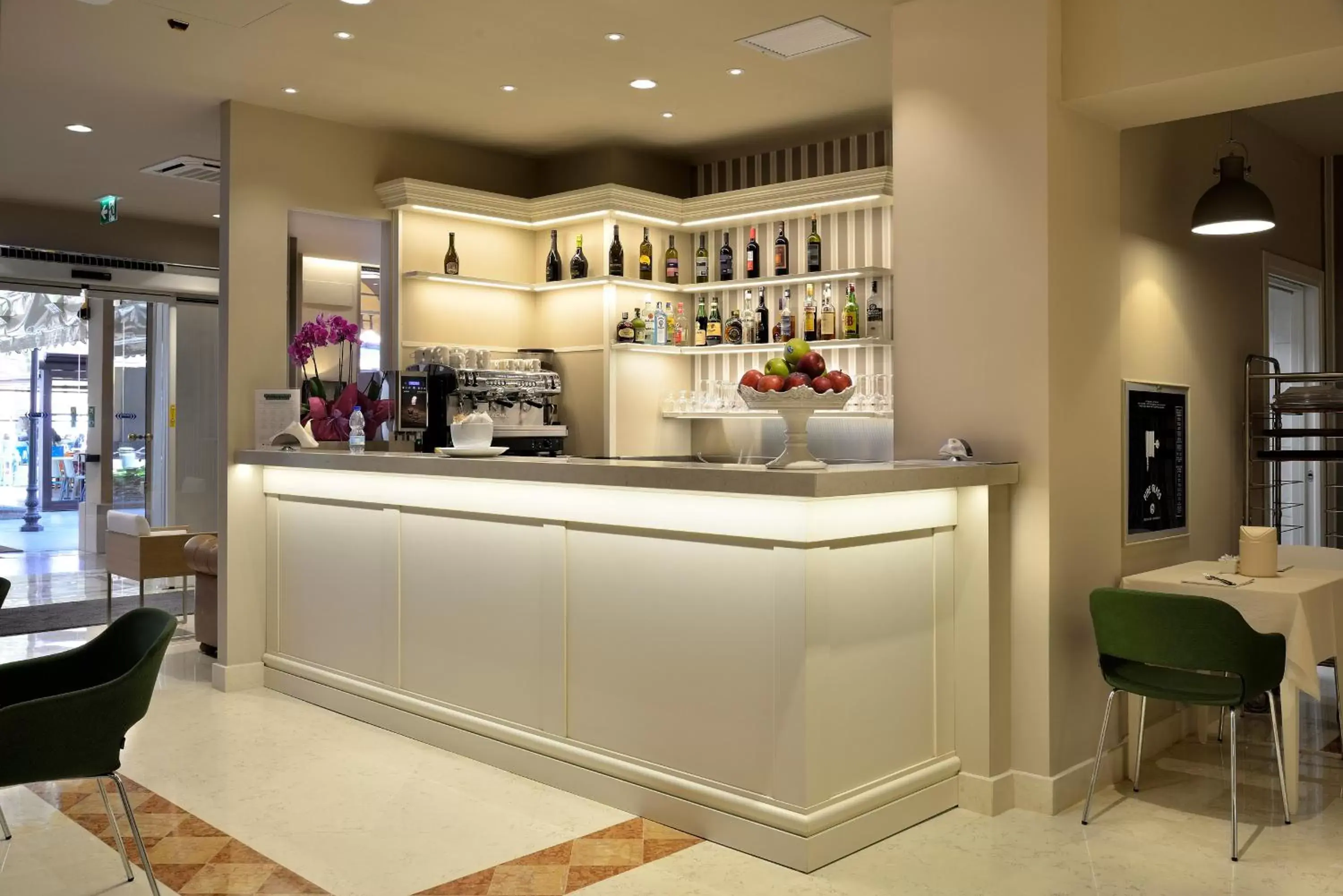 Lounge or bar in Zanhotel Regina