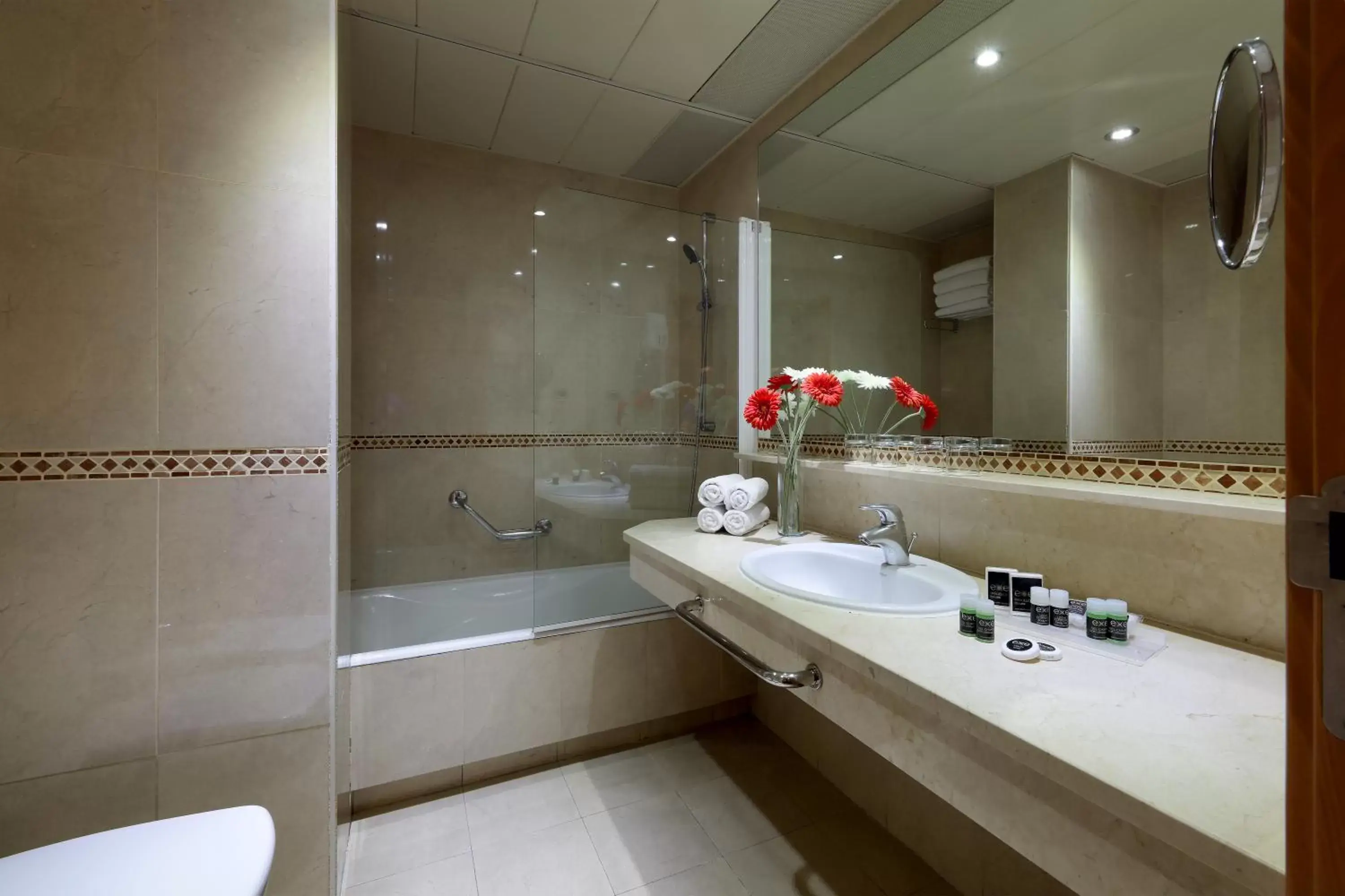 Family Room in Exe Plaza Family Room in Exe Plaza