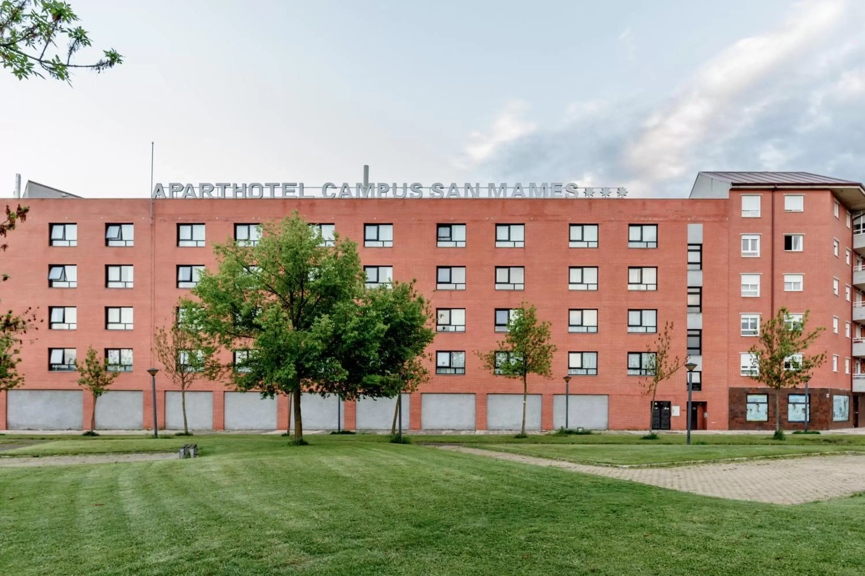 Property Building in Aparthotel Exe Campus San Mamés