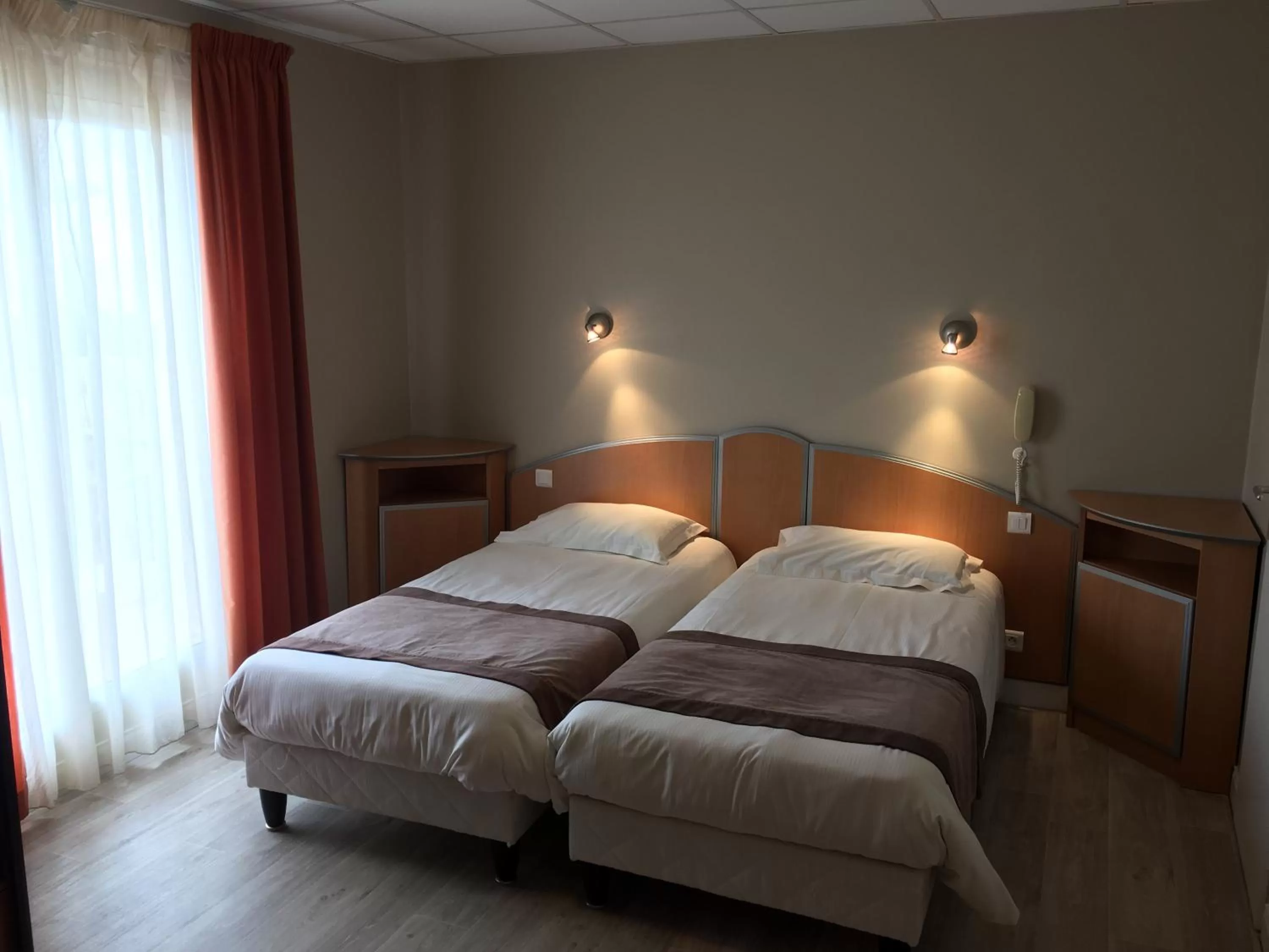 Bedroom, Bed in Logis Hotel Restaurant le Mirador