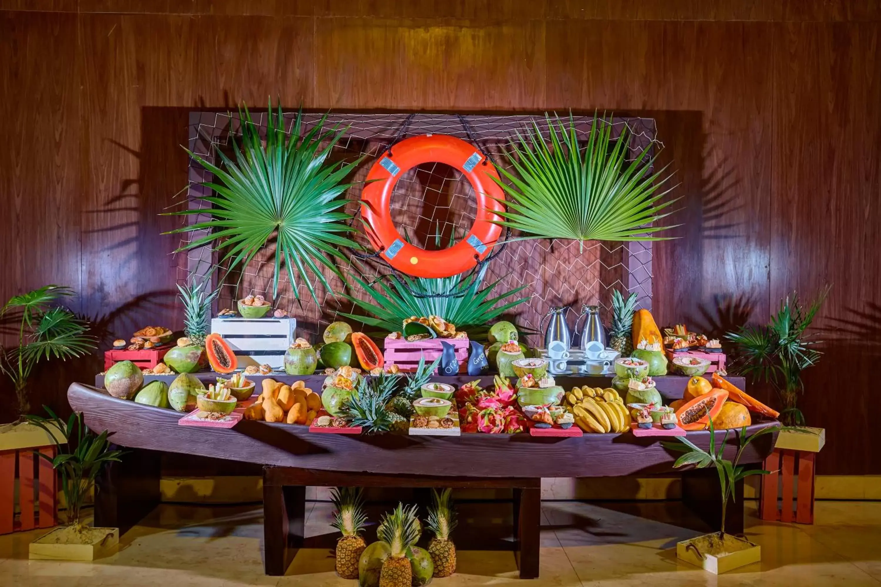 Food and drinks in Royalton Riviera Cancun, An Autograph Collection All-Inclusive Resort & Casino