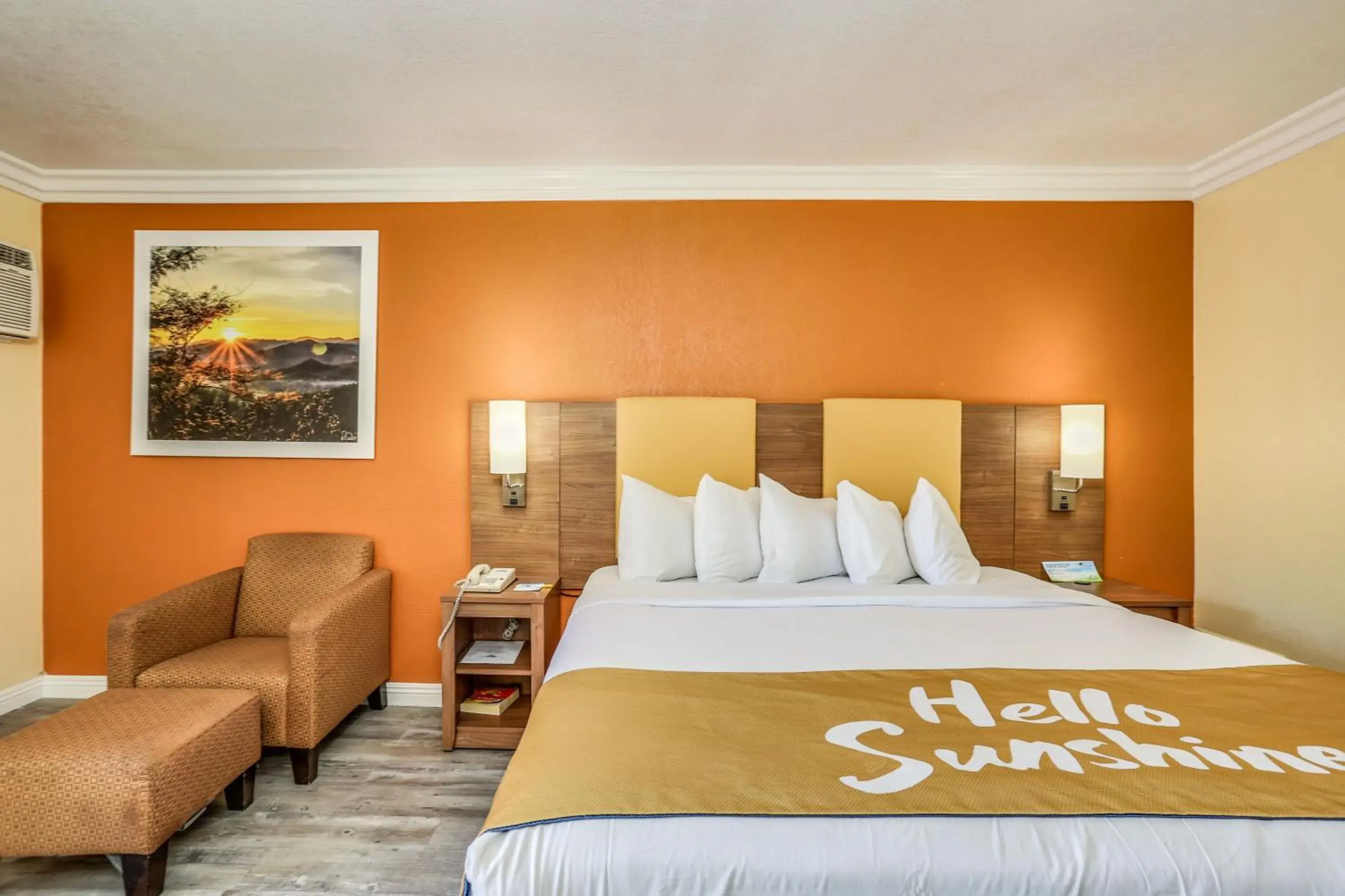 Bedroom, Bed in Days Inn by Wyndham Palm Springs