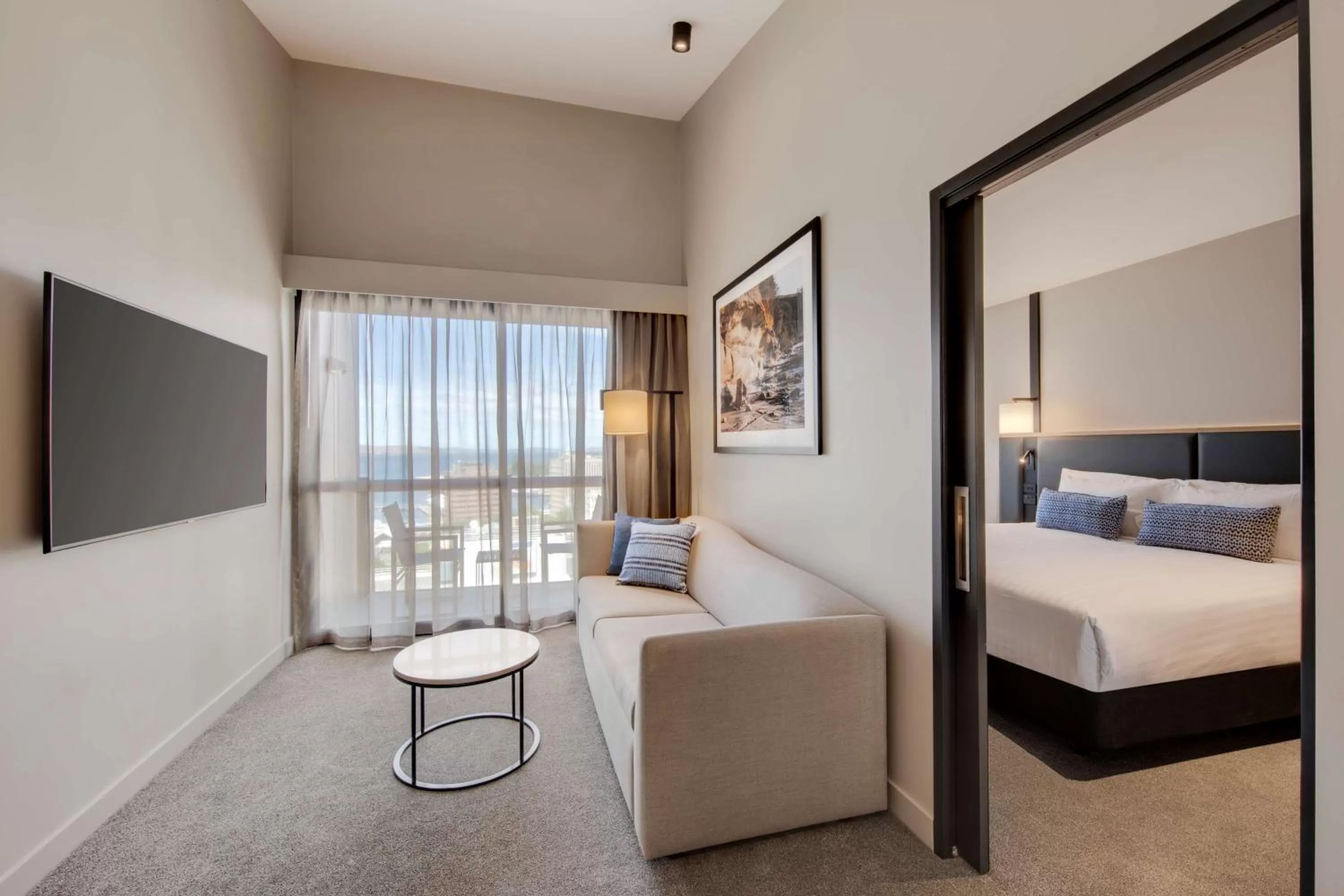 Balcony/Terrace, Bed in Vibe Hotel Hobart