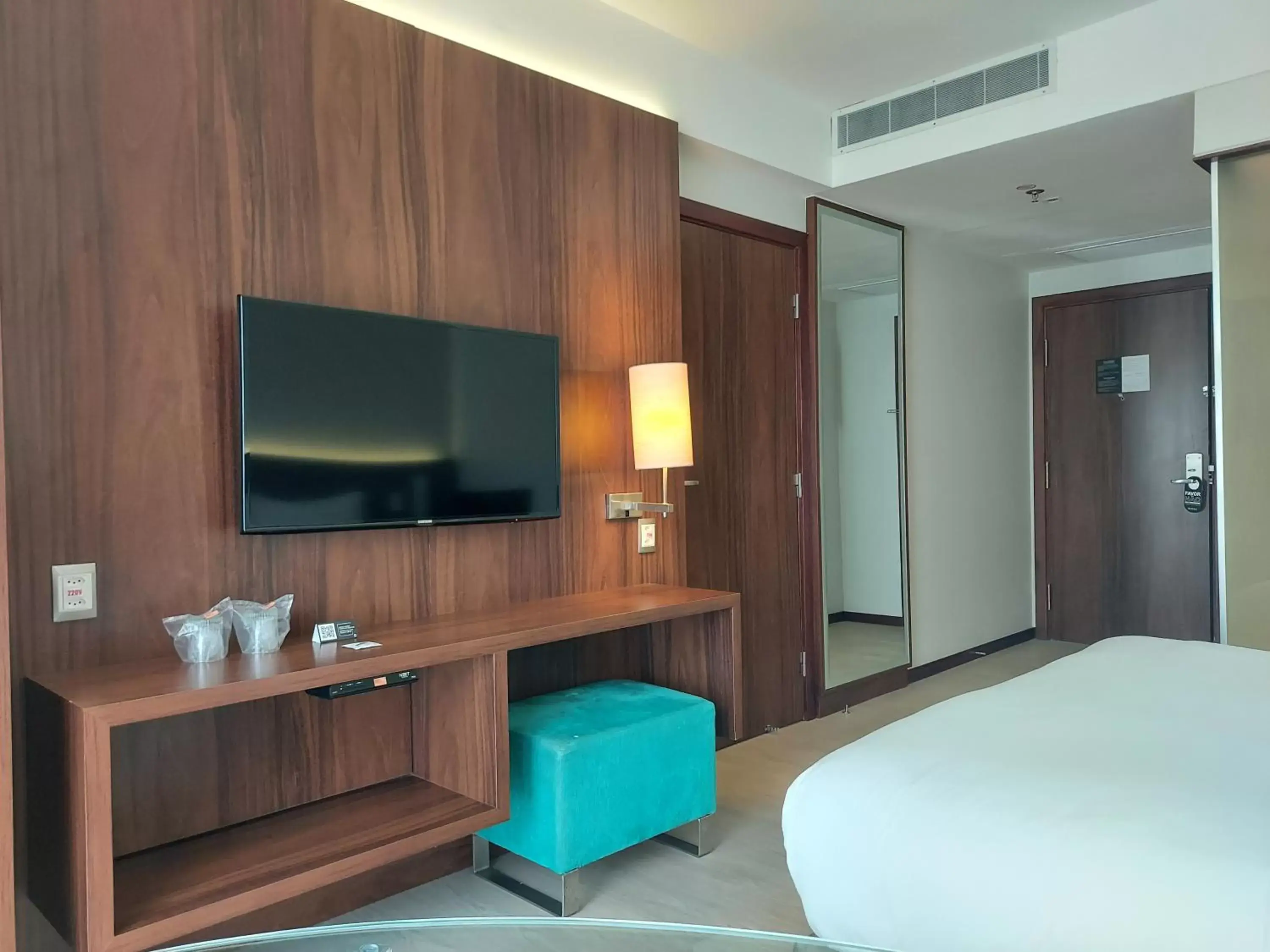 TV and multimedia, TV/Entertainment Center in Bugan Recife Boa Viagem Hotel - by Atlantica