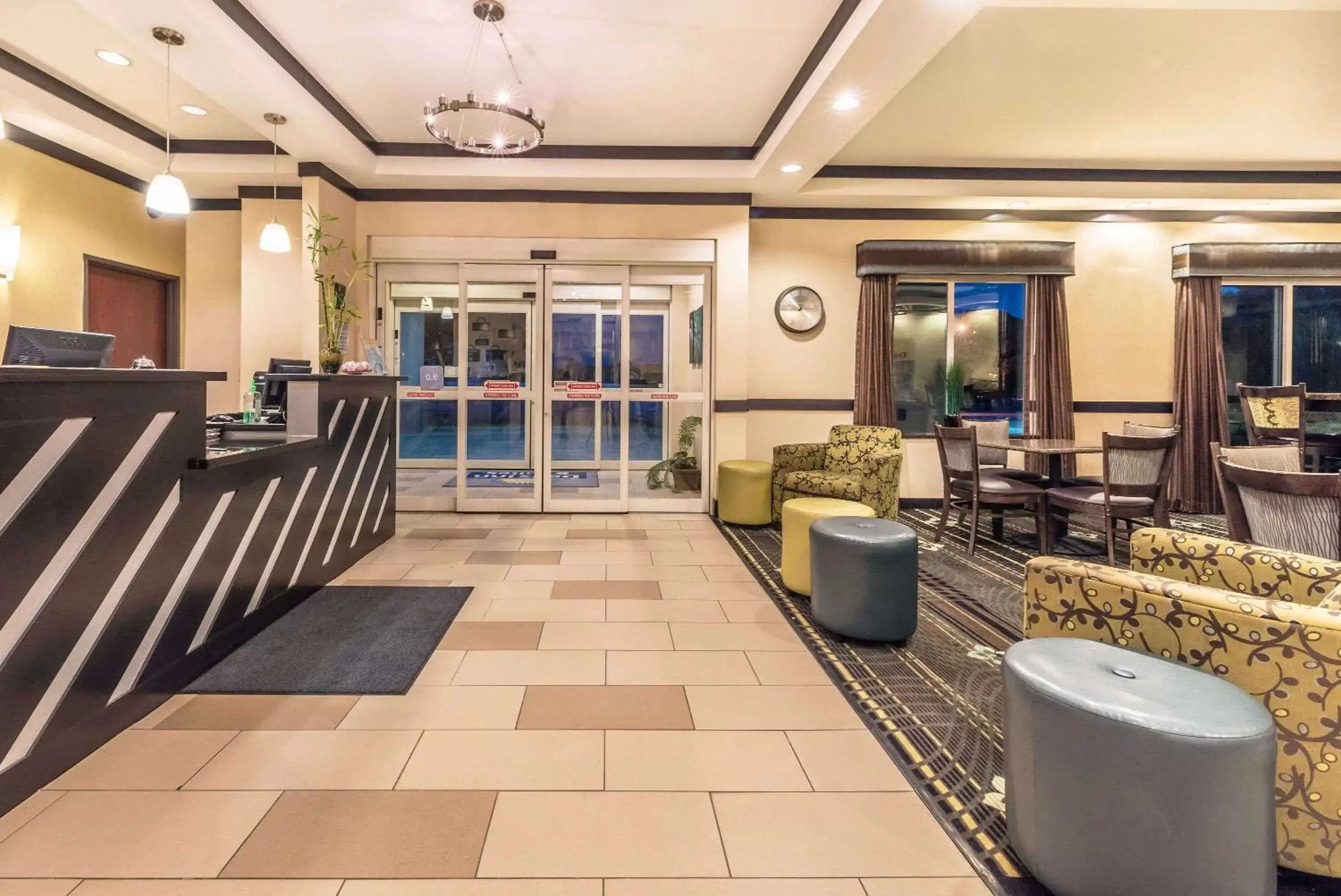 Lobby or reception in Days Inn & Suites by Wyndham Mineral Wells Lobby or reception in Days Inn & Suites by Wyndham Mineral Wells