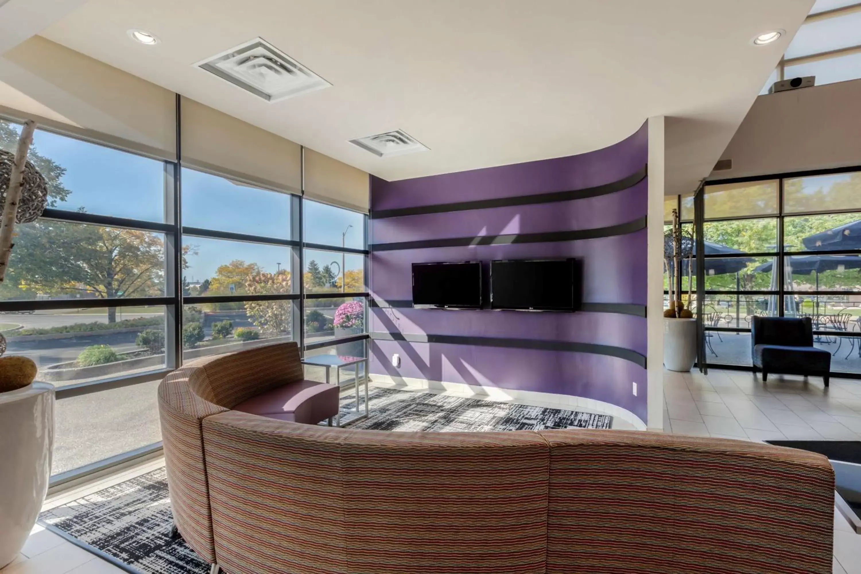 Lobby or reception, TV/Entertainment Center in Hotel C by Carmen's, BW Premier Collection