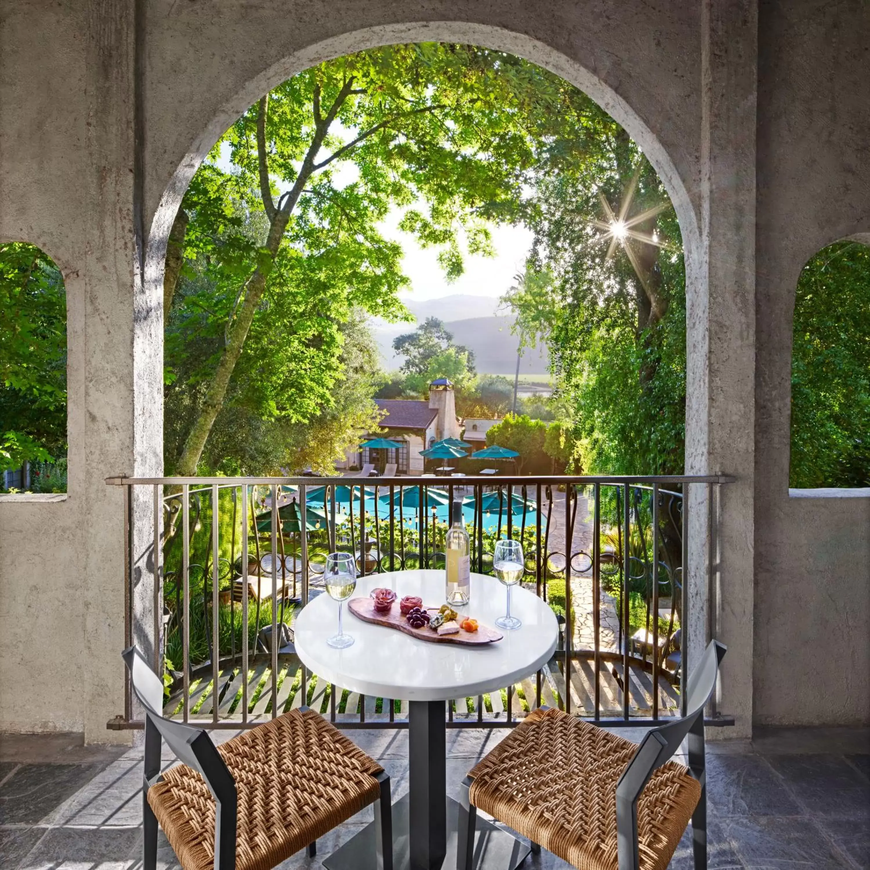 Garden, Balcony/Terrace in Kenwood Inn & Spa