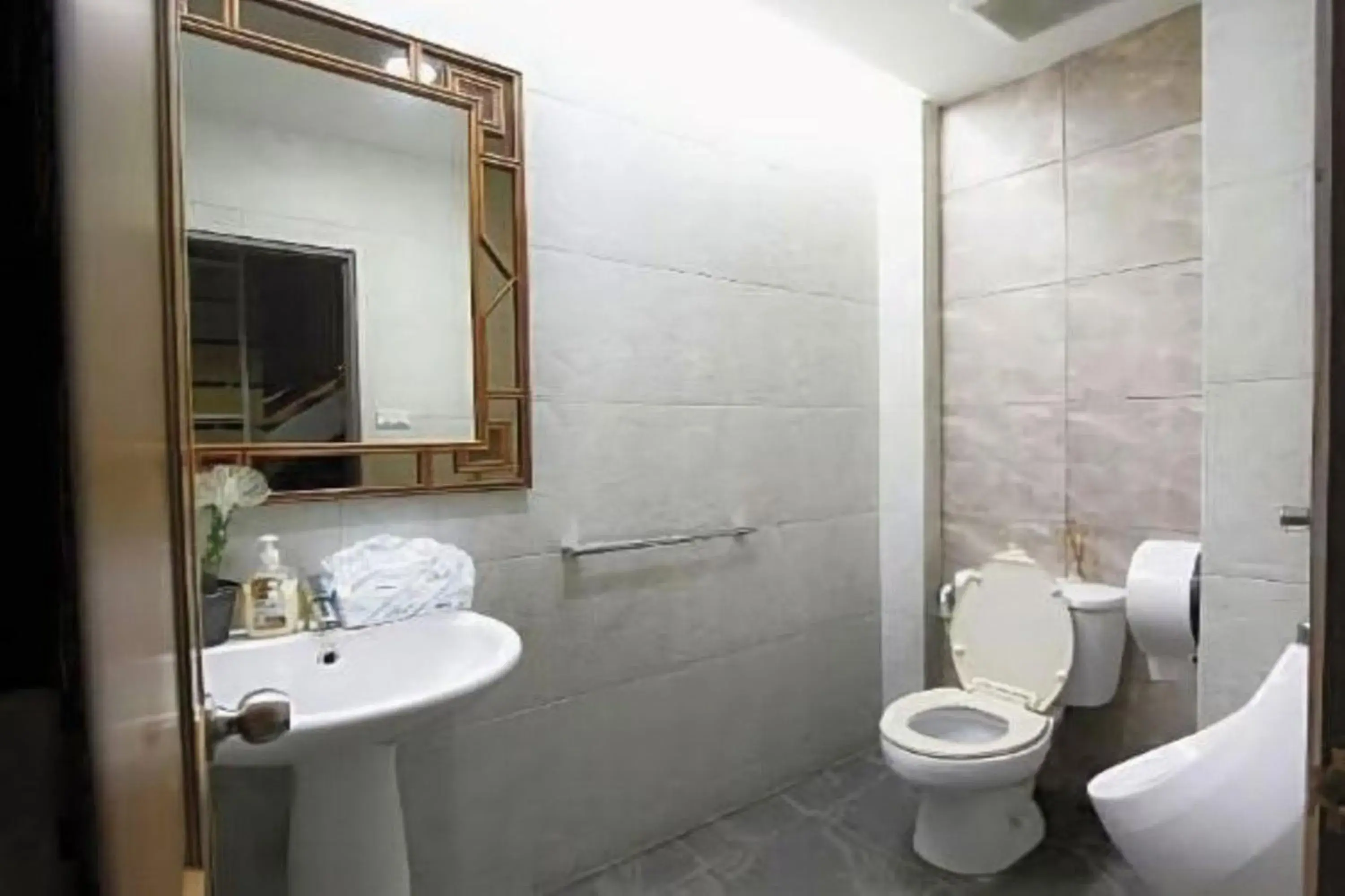 Bathroom in O Nidra House