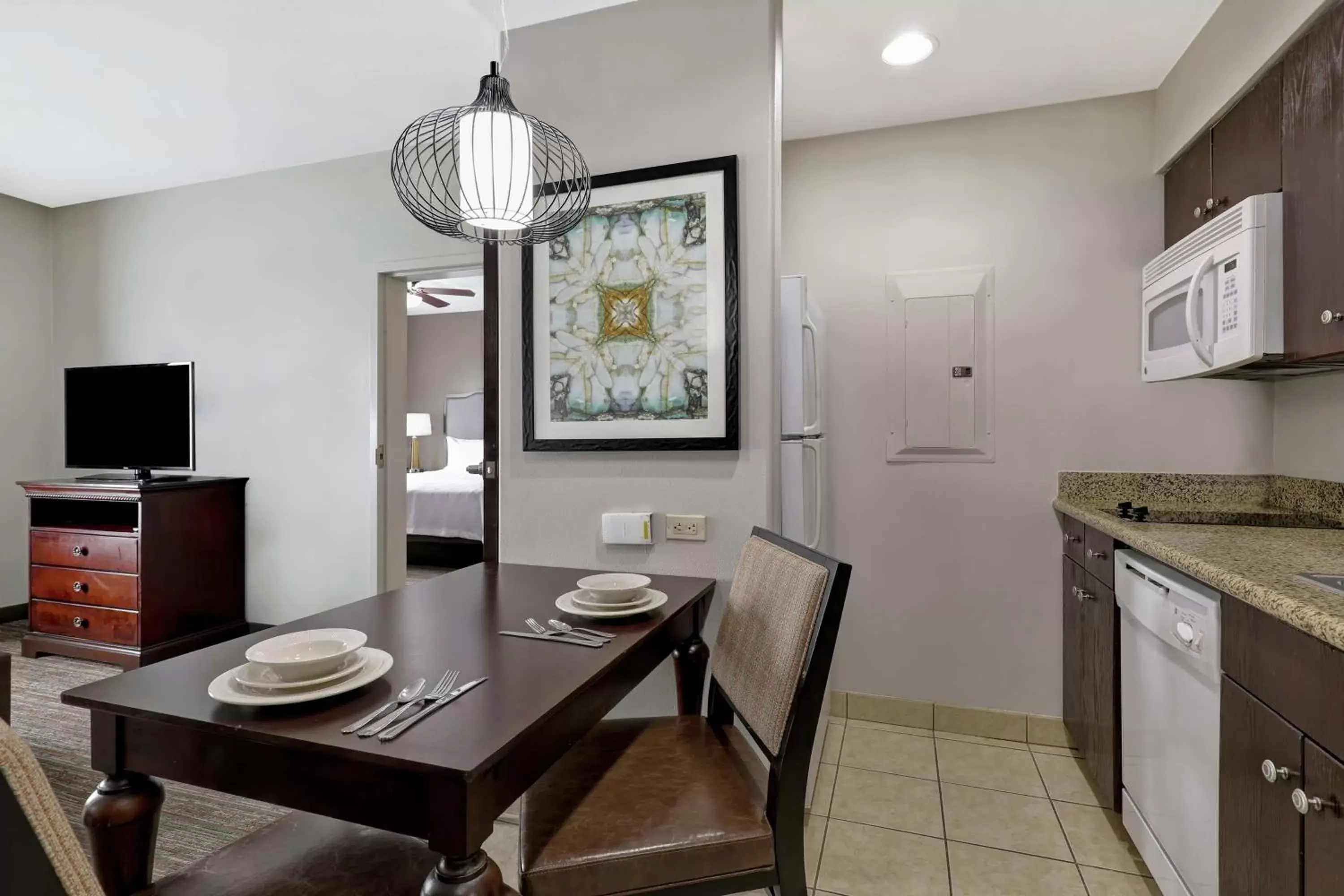 Bedroom, Kitchen/Kitchenette in Homewood Suites by Hilton McAllen