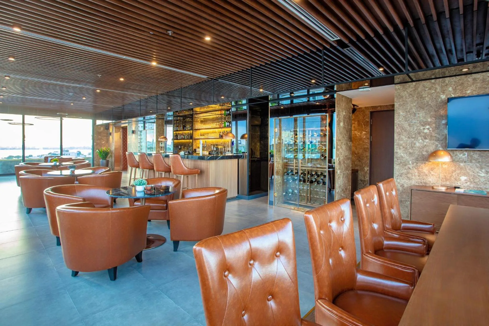 Restaurant/places to eat in Flower Garden Hotel