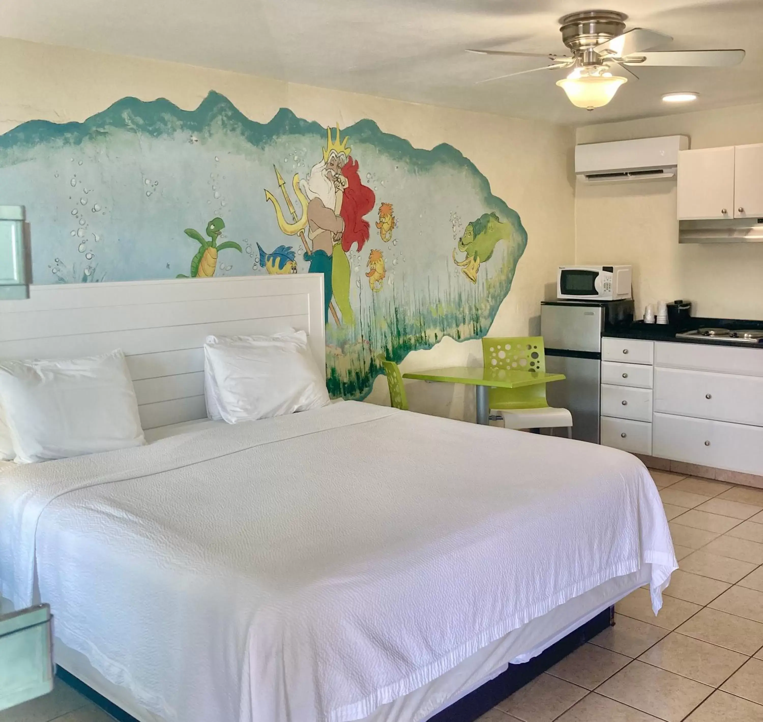 Bed in Magic Beach Motel - Vilano Beach, Saint Augustine