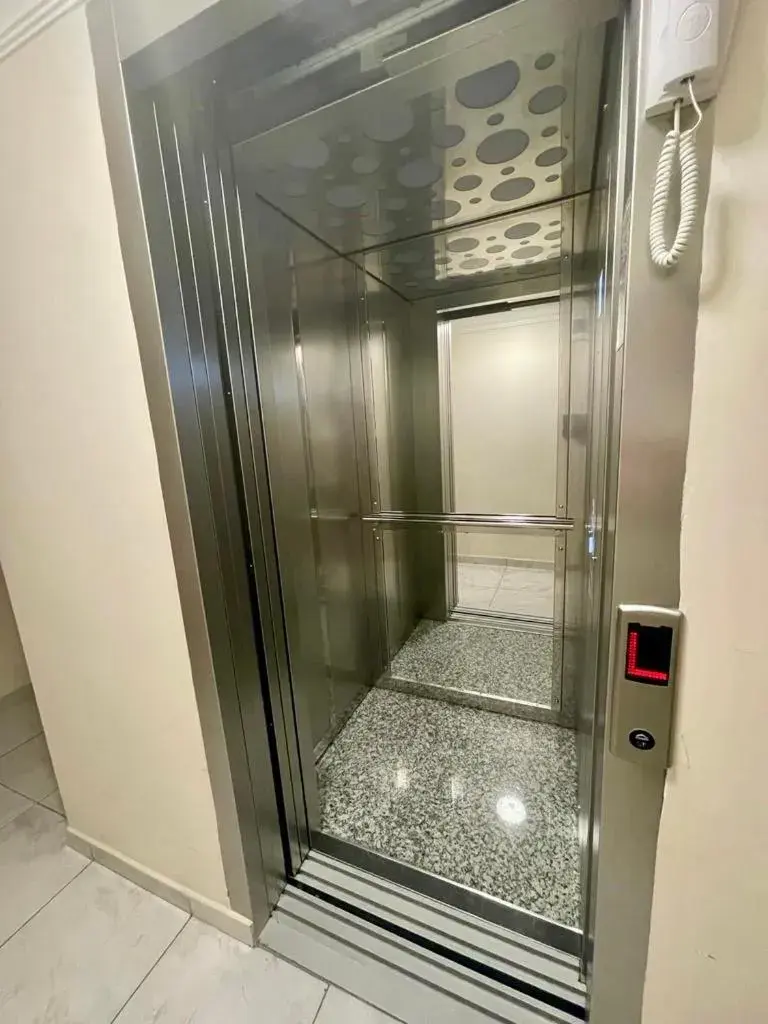 elevator, Bathroom in Timeks Suite Sultanahmet