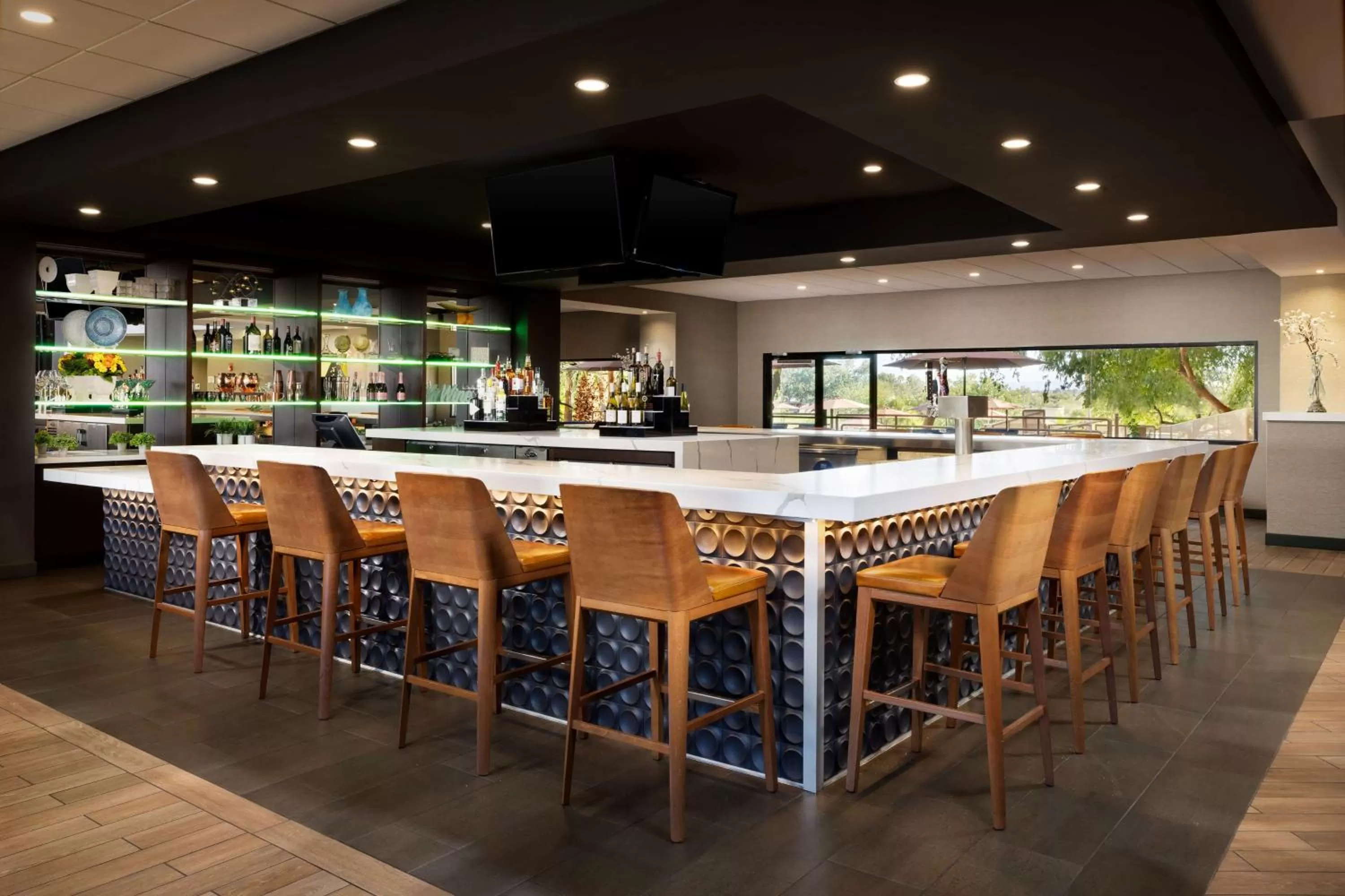 Lounge or bar in Hilton Tucson East