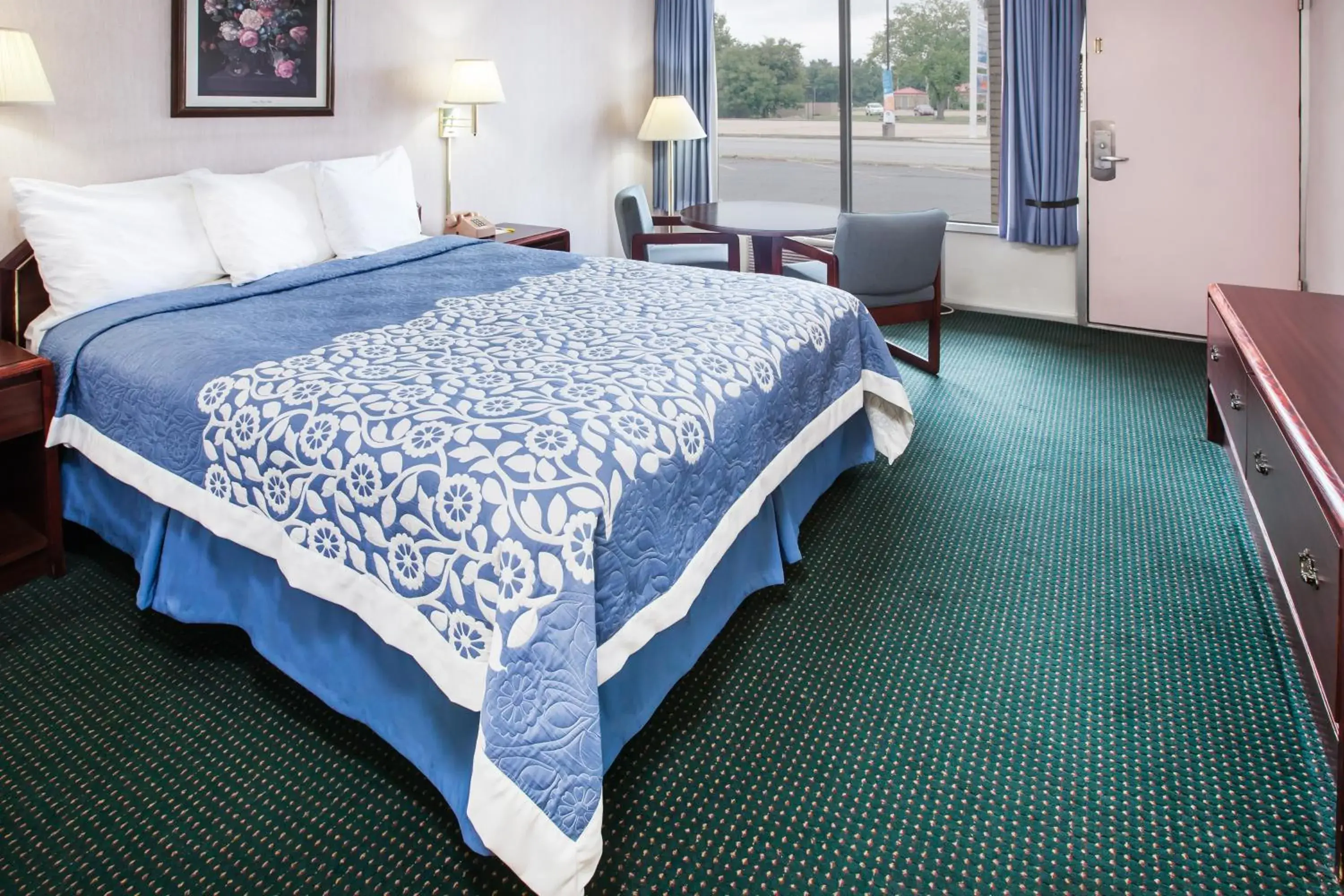 Bed in Days Inn by Wyndham Mountain View