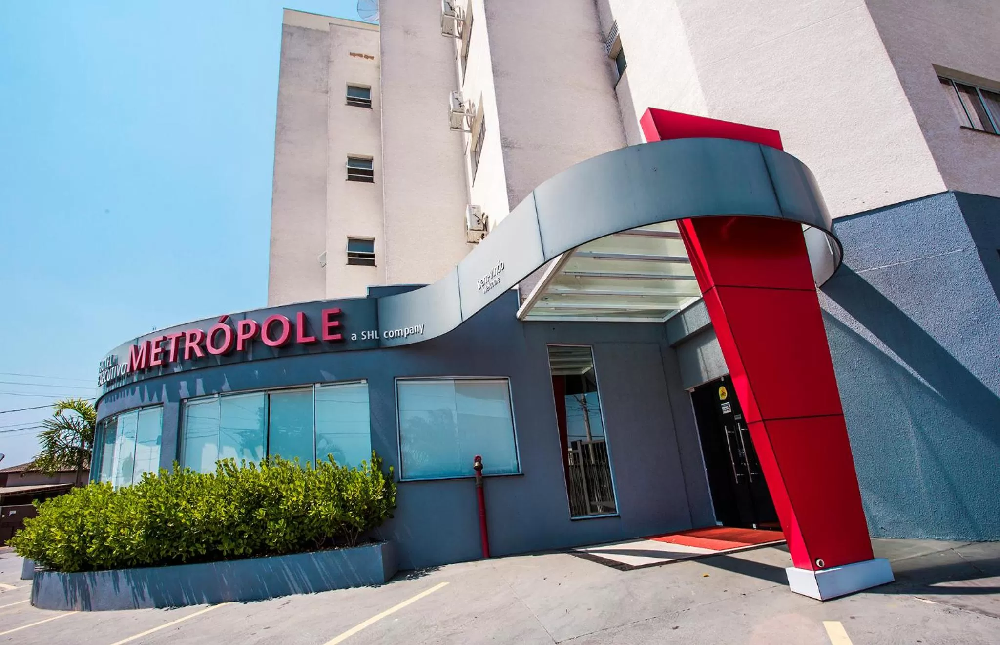 Facade/entrance in Hotel Metrópole Paulínia