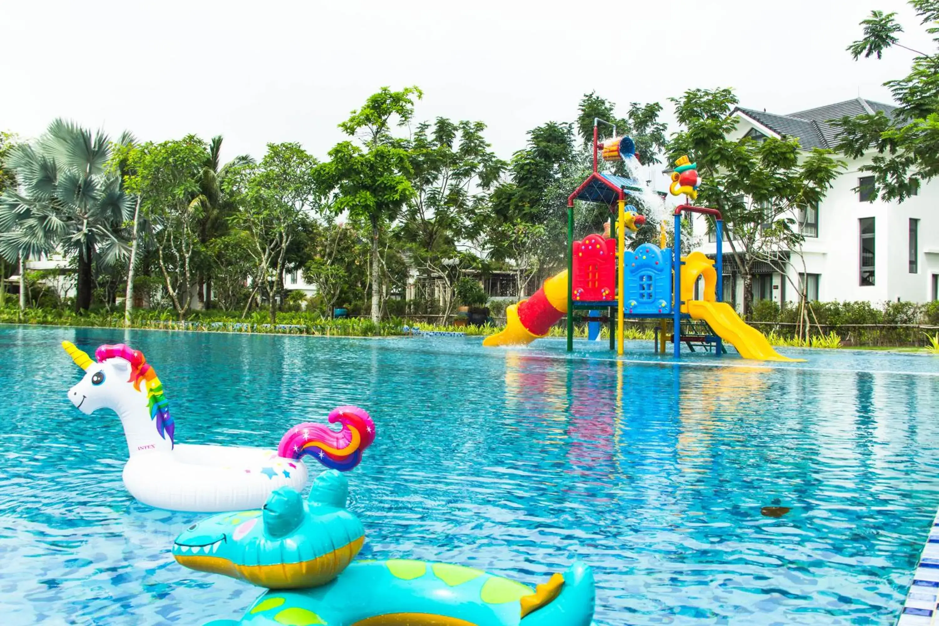 Swimming Pool in Sunset Sanato Resort & Villas