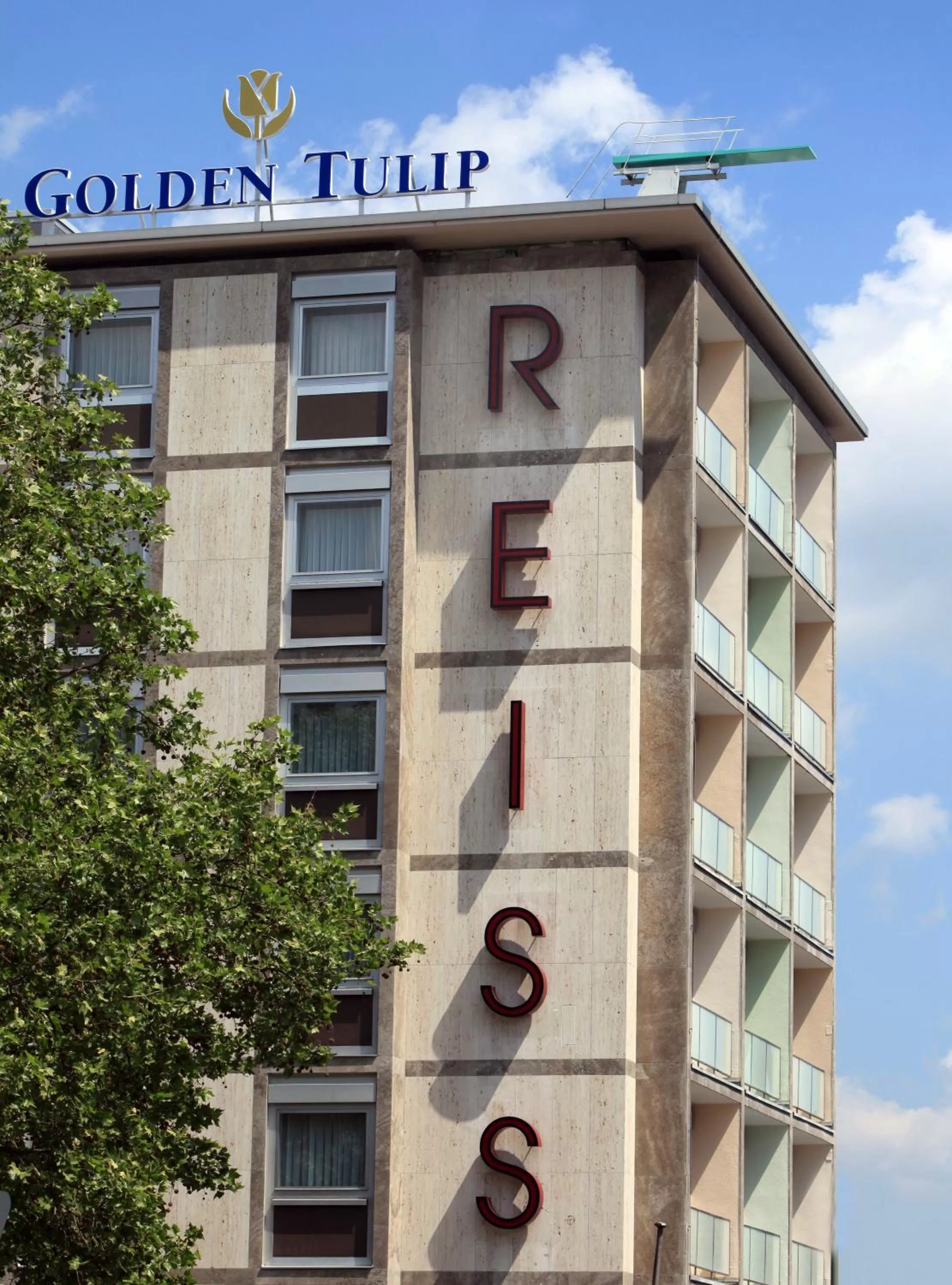 Facade/entrance in Golden Tulip Kassel Hotel Reiss