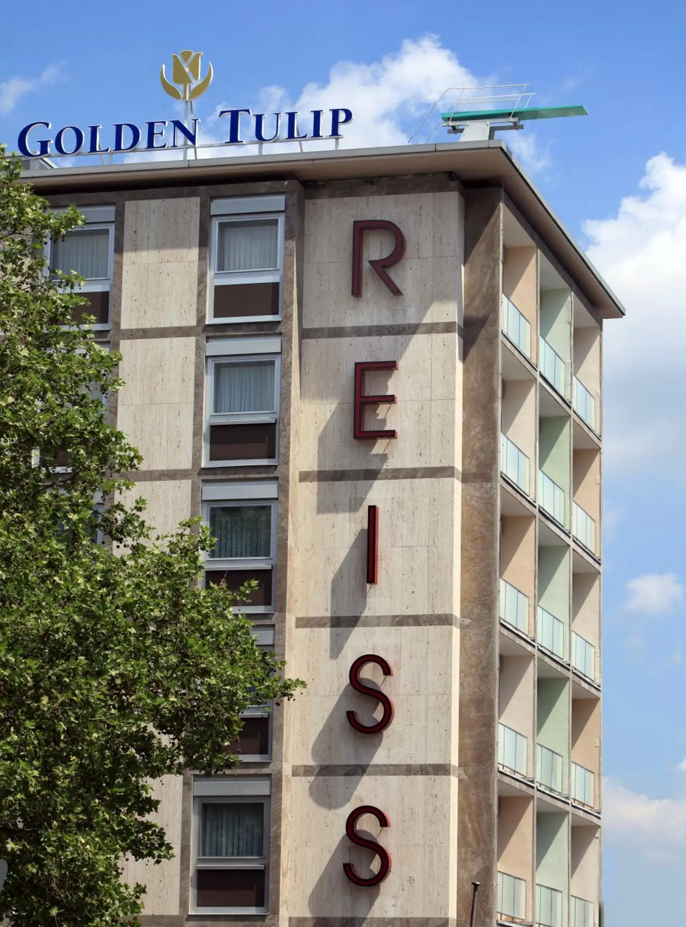 Facade/entrance, Property Building in Golden Tulip Kassel Hotel Reiss