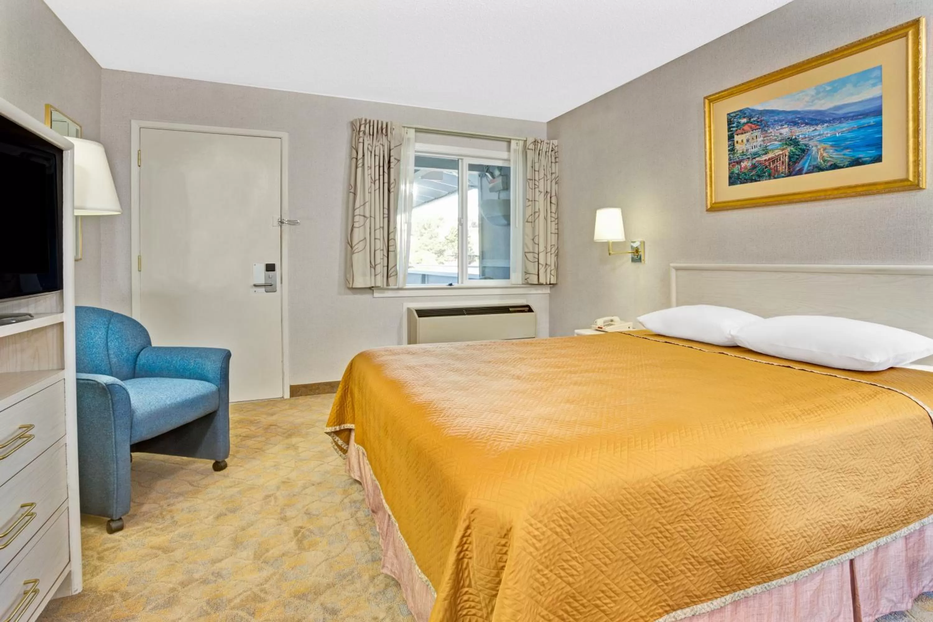 Queen Room with Mobility/Hearing Access - Non-Smoking in Travelodge by Wyndham Mill Valley/Sausalito
