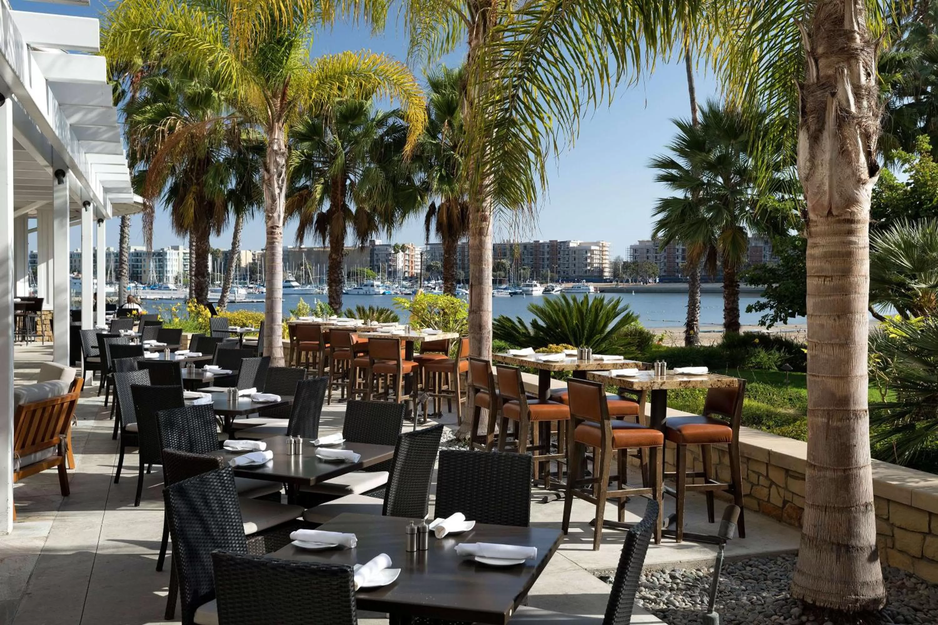 Restaurant/places to eat in Jamaica Bay Inn Marina Del Rey Tapestry Collection by Hilton