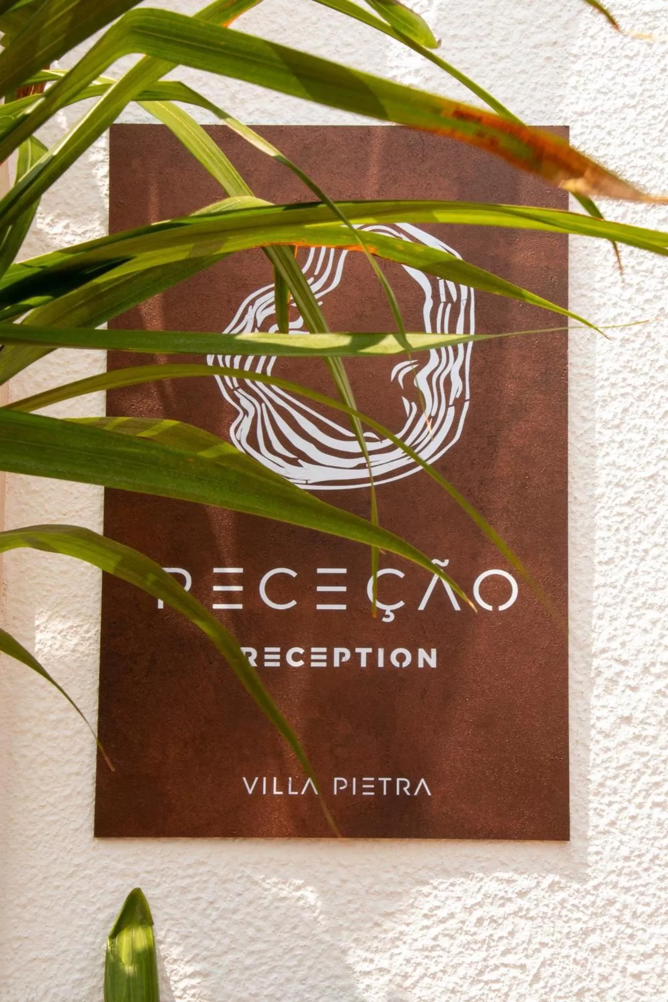 Day in Villa Pietra Estoril Eco Guesthouse