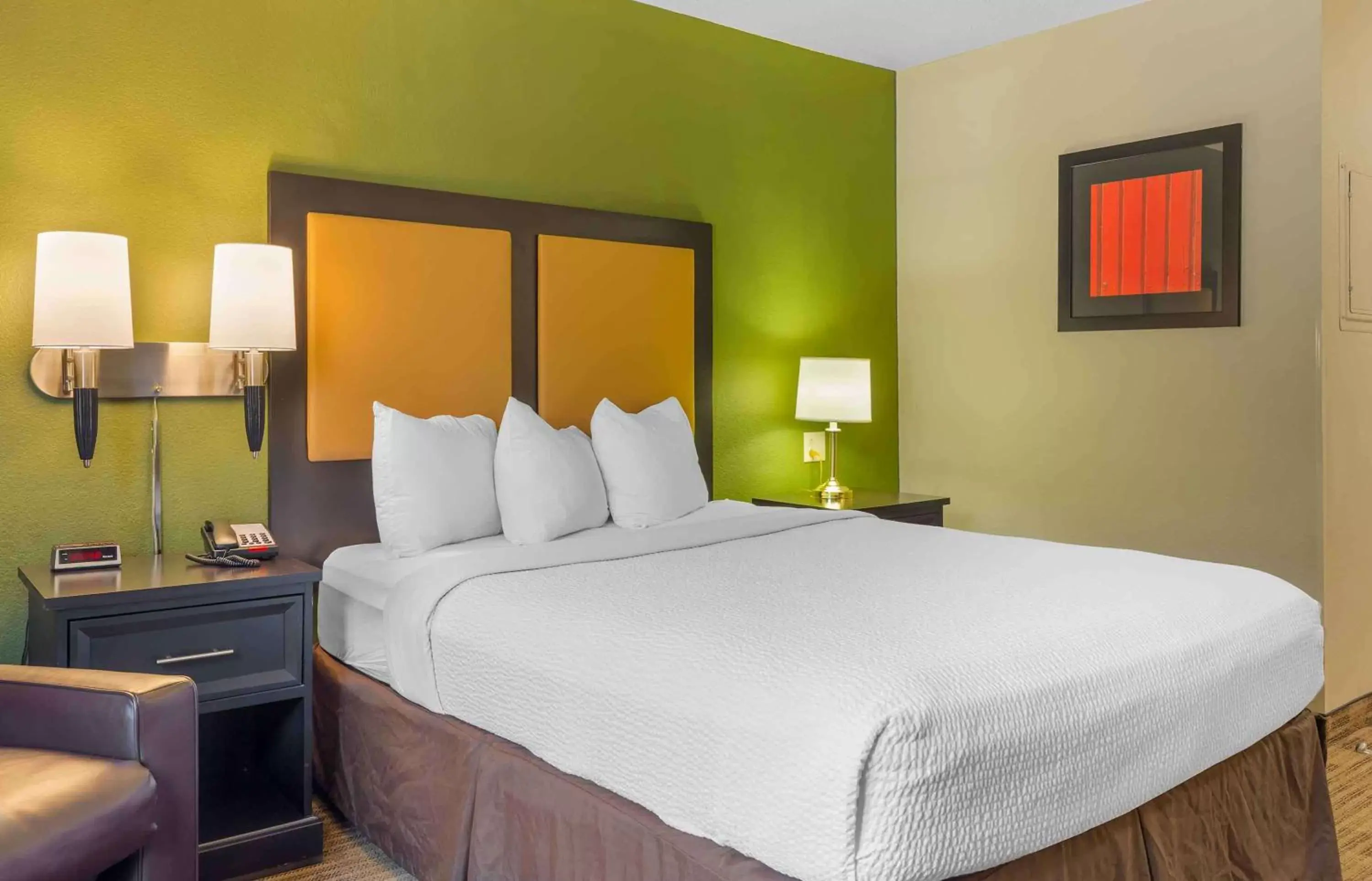 Bedroom, Bed in Extended Stay America Suites - Foxboro - Norton