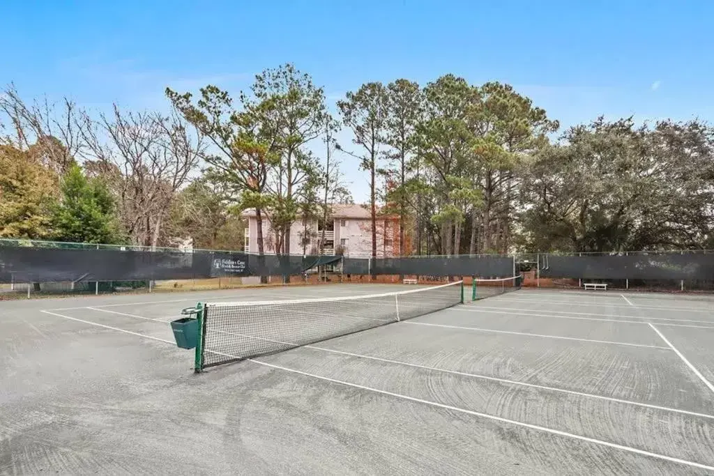 Tennis/Squash in 5 stars Peaceful Condo - 7 min walk to the beach