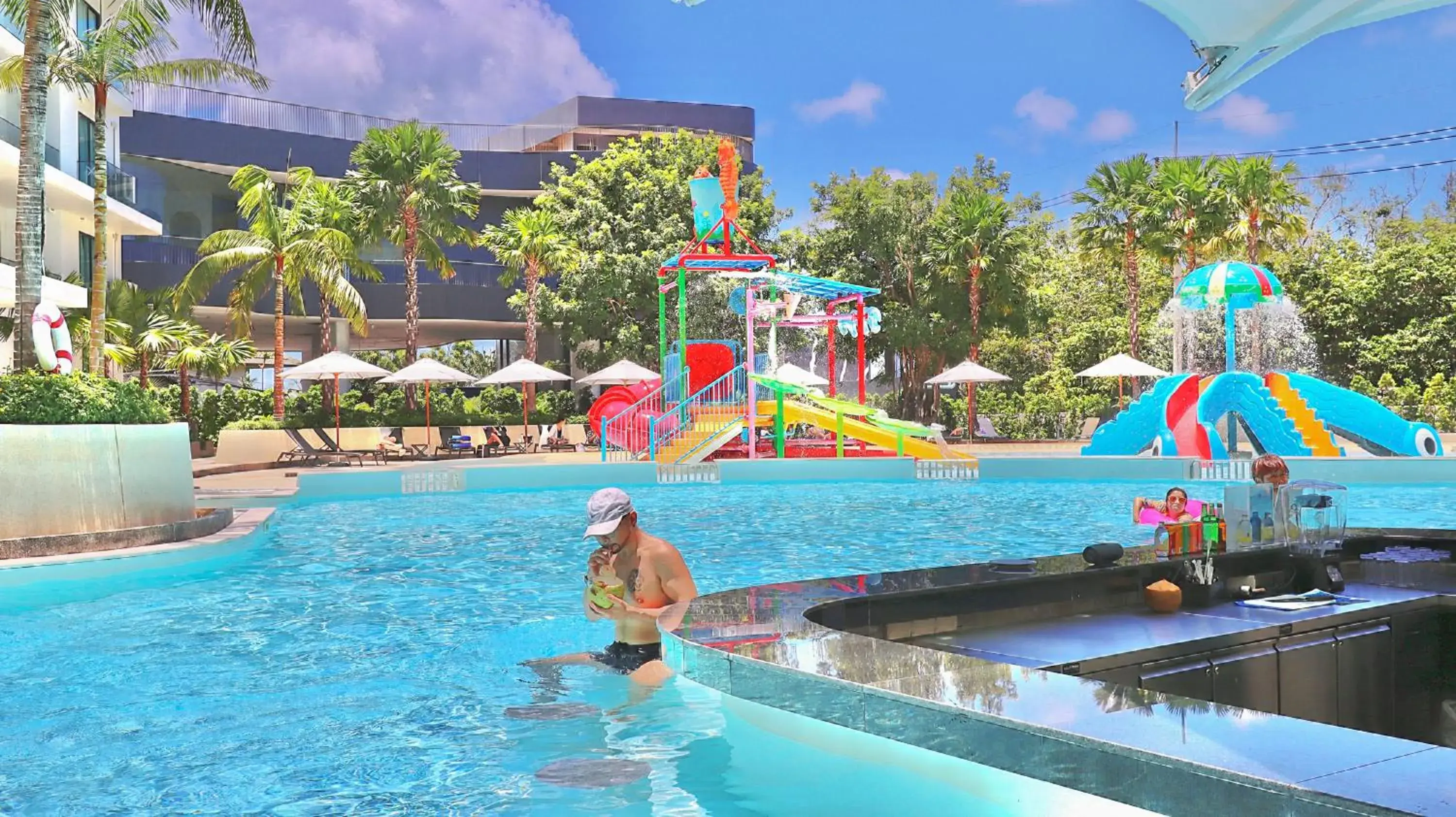 Swimming pool in Wyndham La Vita Rawai Phuket Swimming pool in Wyndham La Vita Rawai Phuket