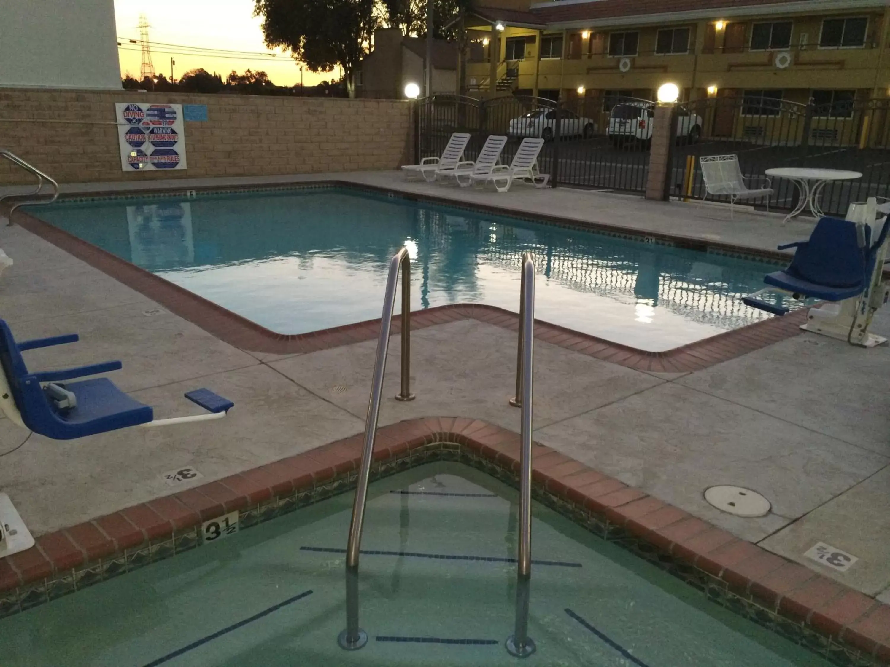Spa and wellness centre/facilities, Swimming Pool in Americas Best Value Inn - Azusa/Pasadena