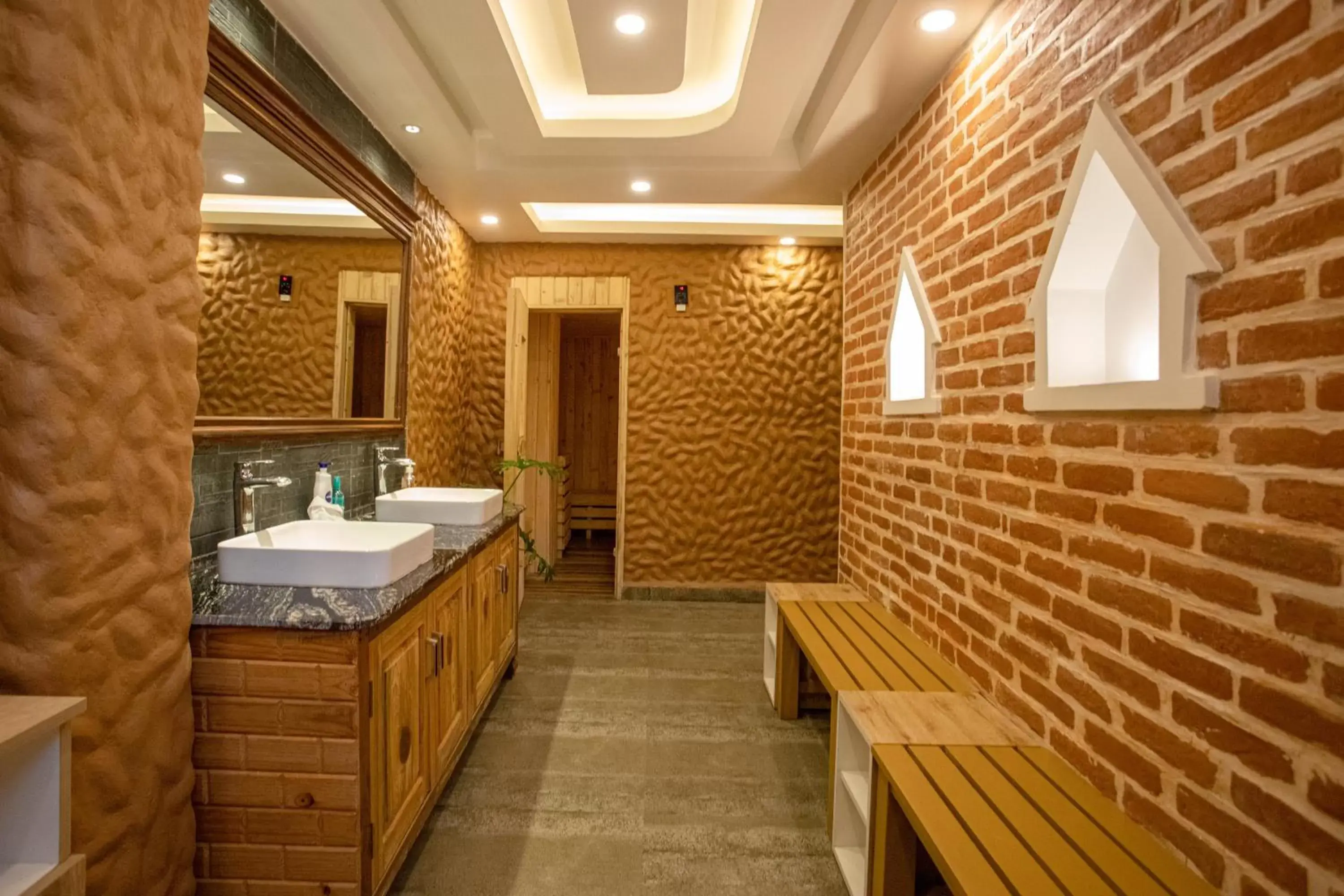Massage, Bathroom in Hotel Manang
