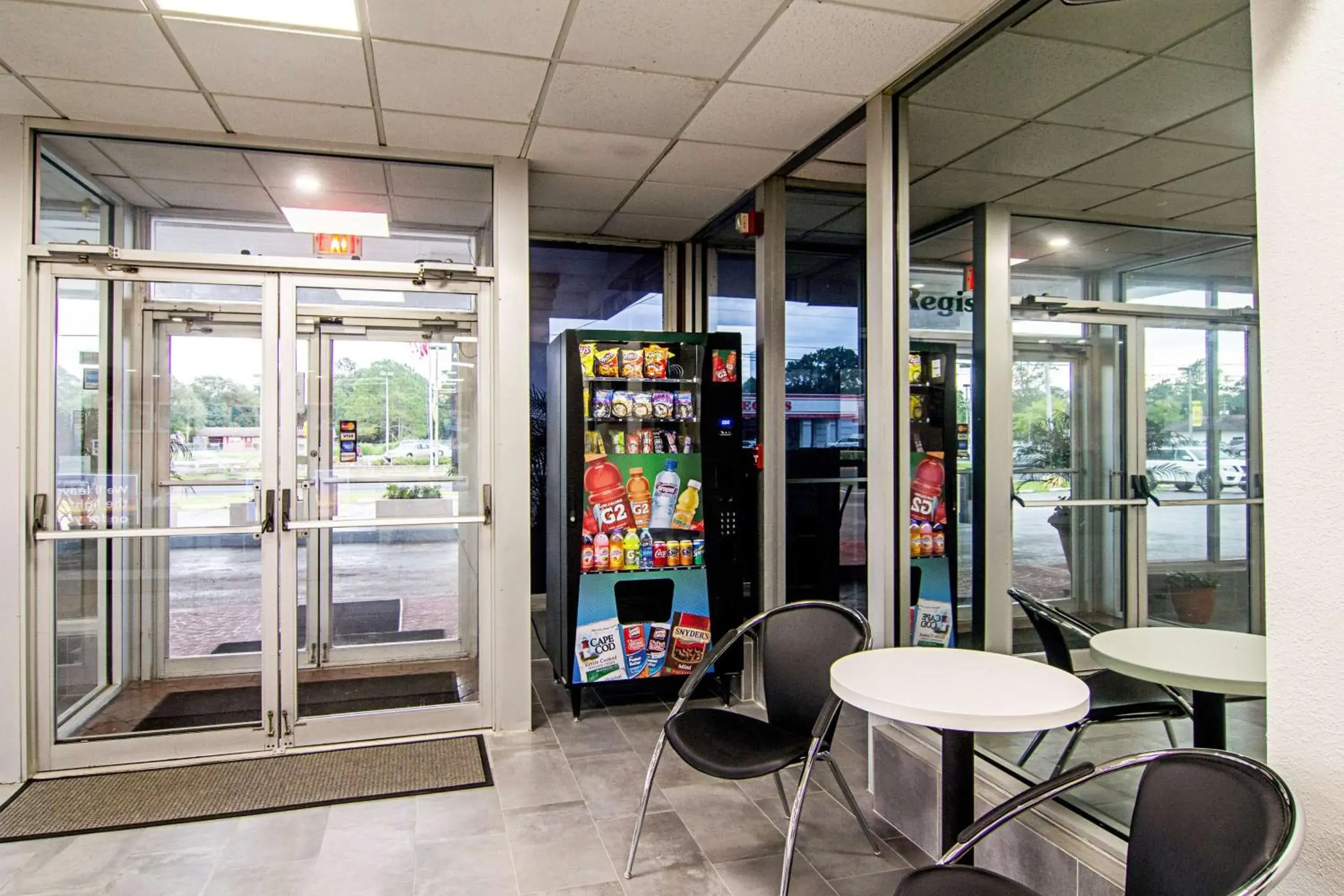 Seating area in Motel 6-Starke, FL