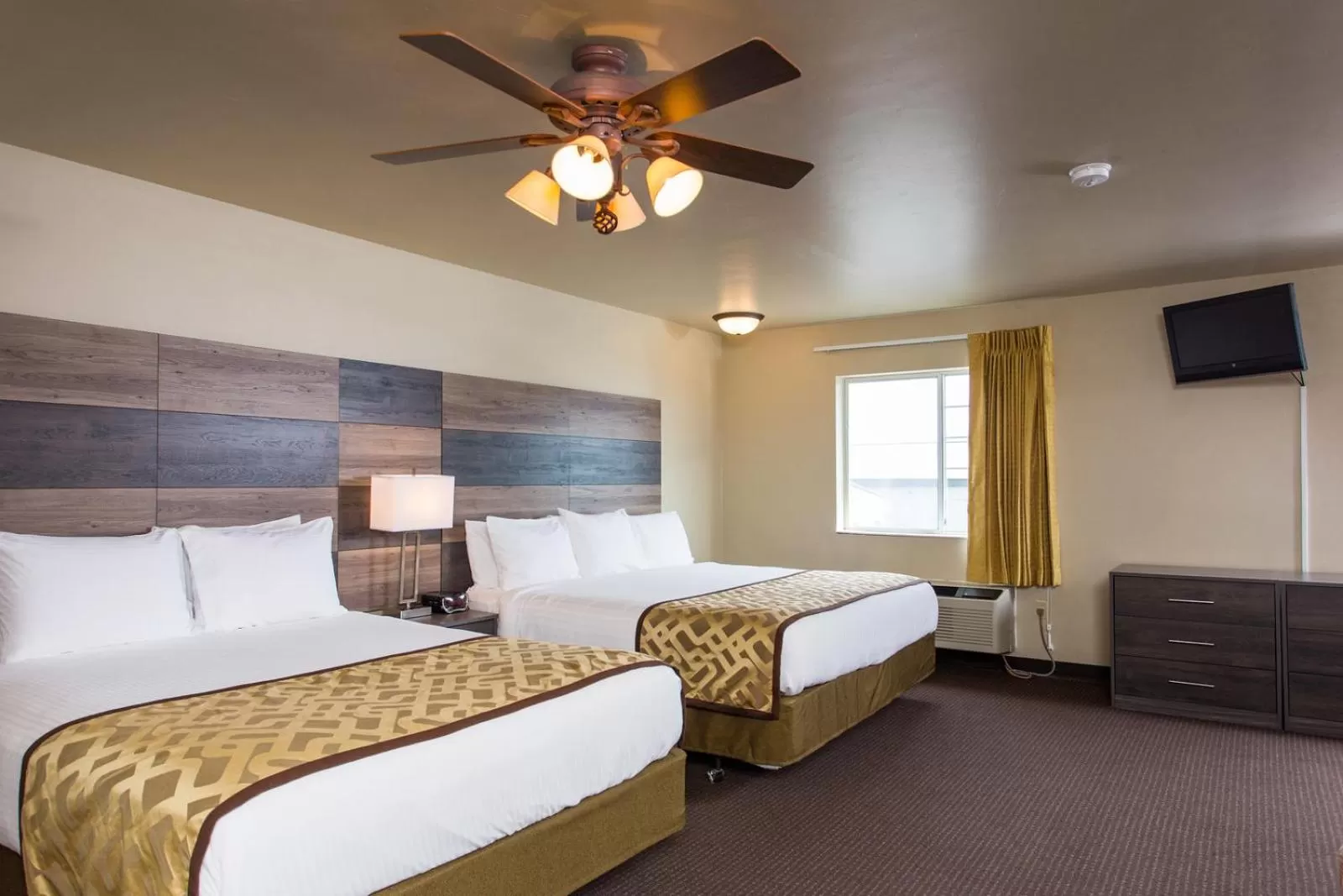 Superior Double Room in Hotel J Green Bay