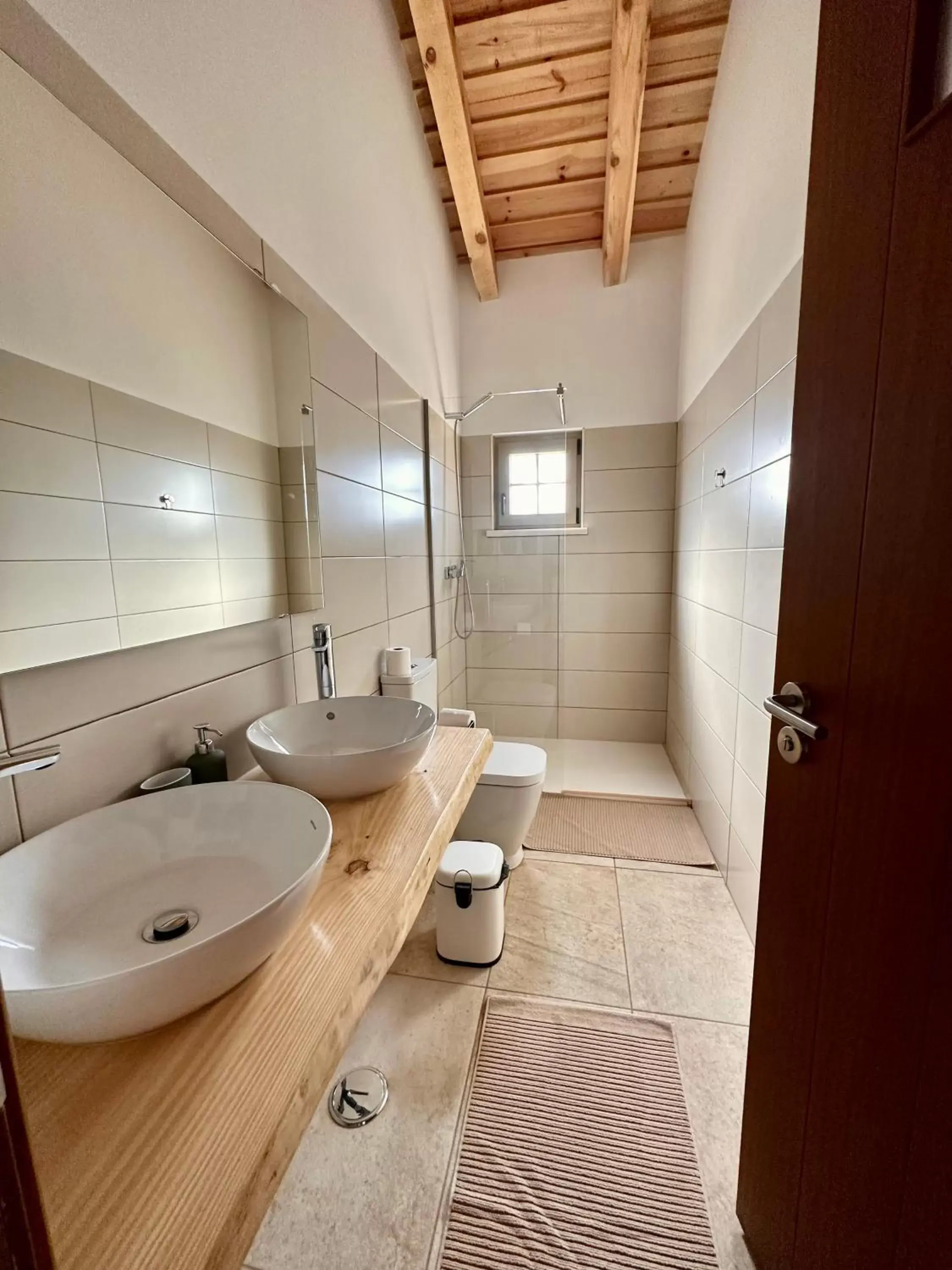 Shower, Bathroom in Luxury room at Mama-Adama Alpaca Farm