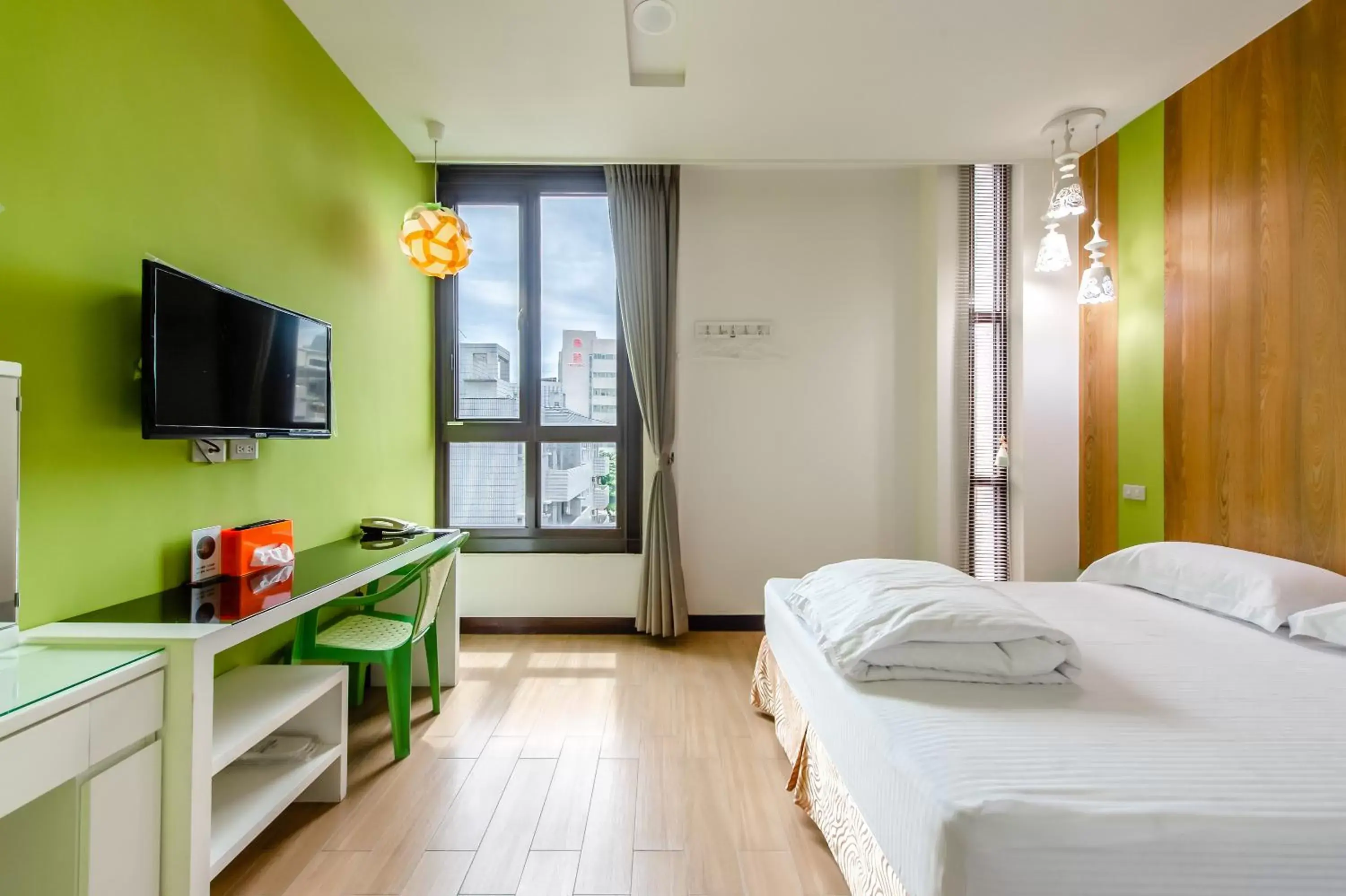 Photo of the whole room, Bed in lightness Station Inn Photo of the whole room, Bed in lightness Station Inn