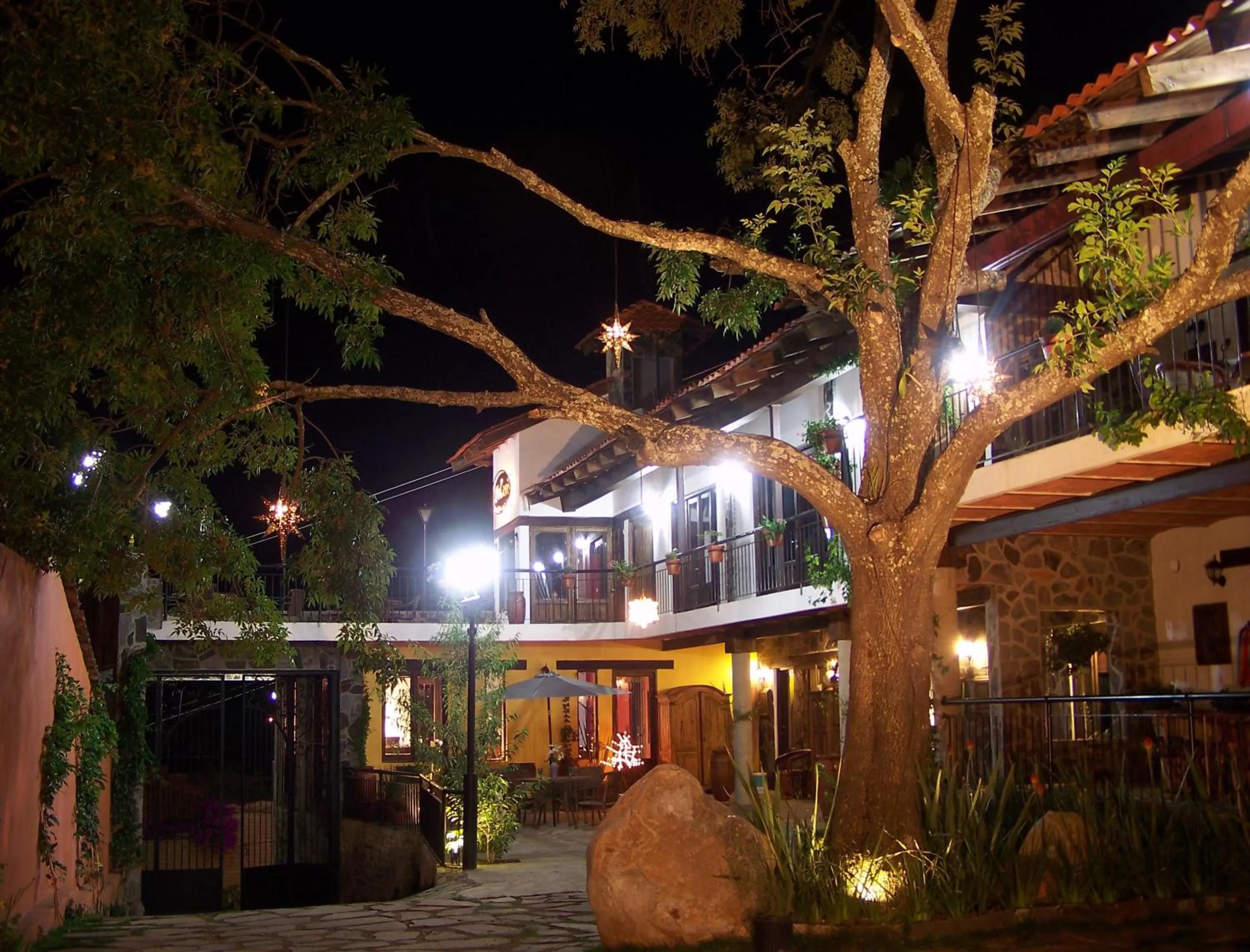 Property Building in Hotel Villa Cassis