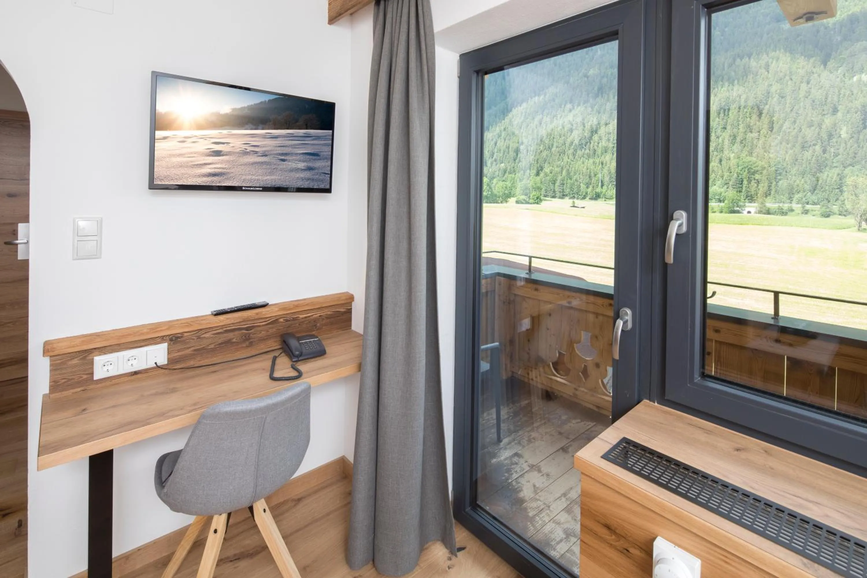 Photo of the whole room in Hotel & Appartements Heigenhauser