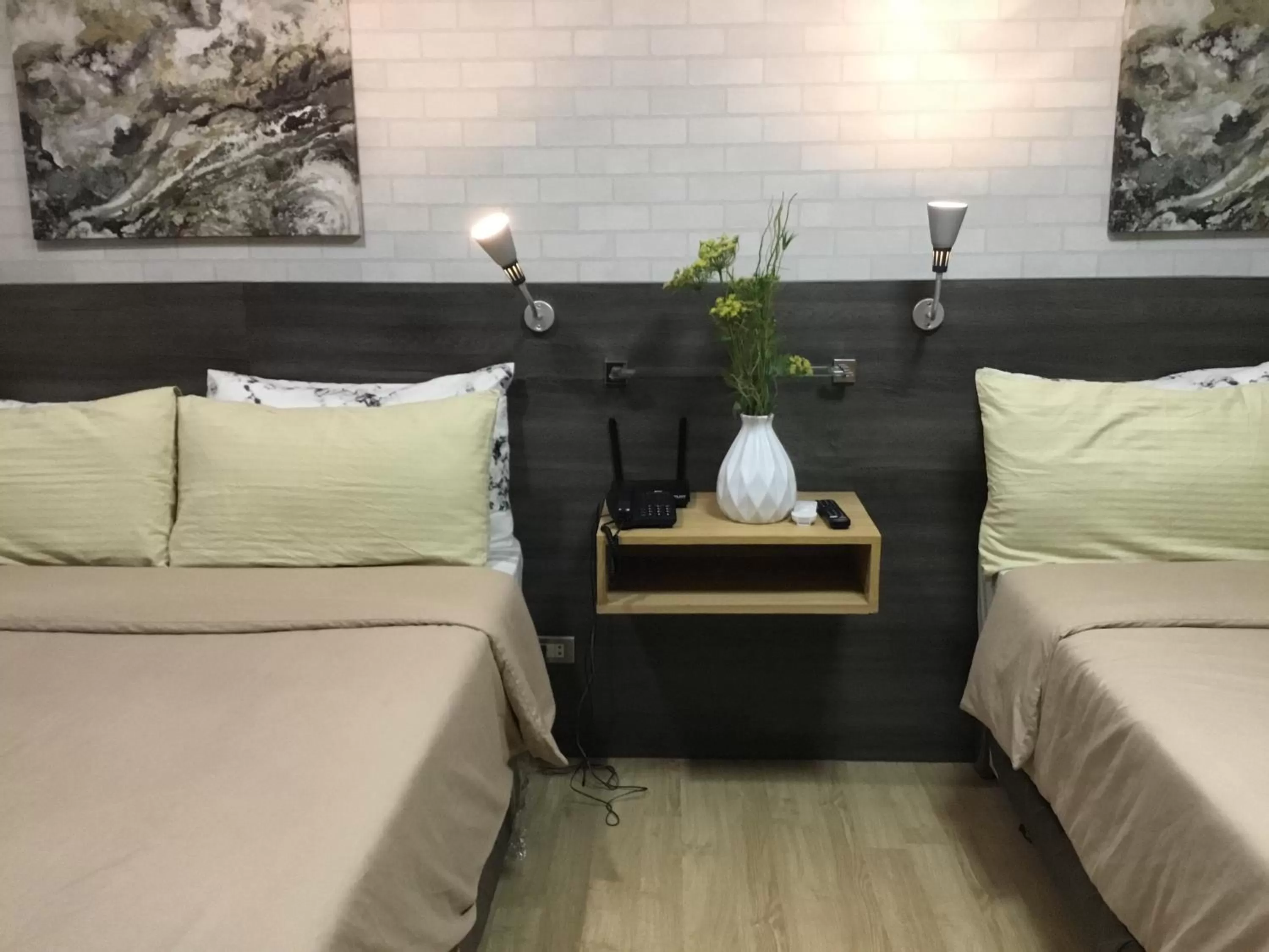 Bed in Condo with Free Swimming Pool & Viewing Deck