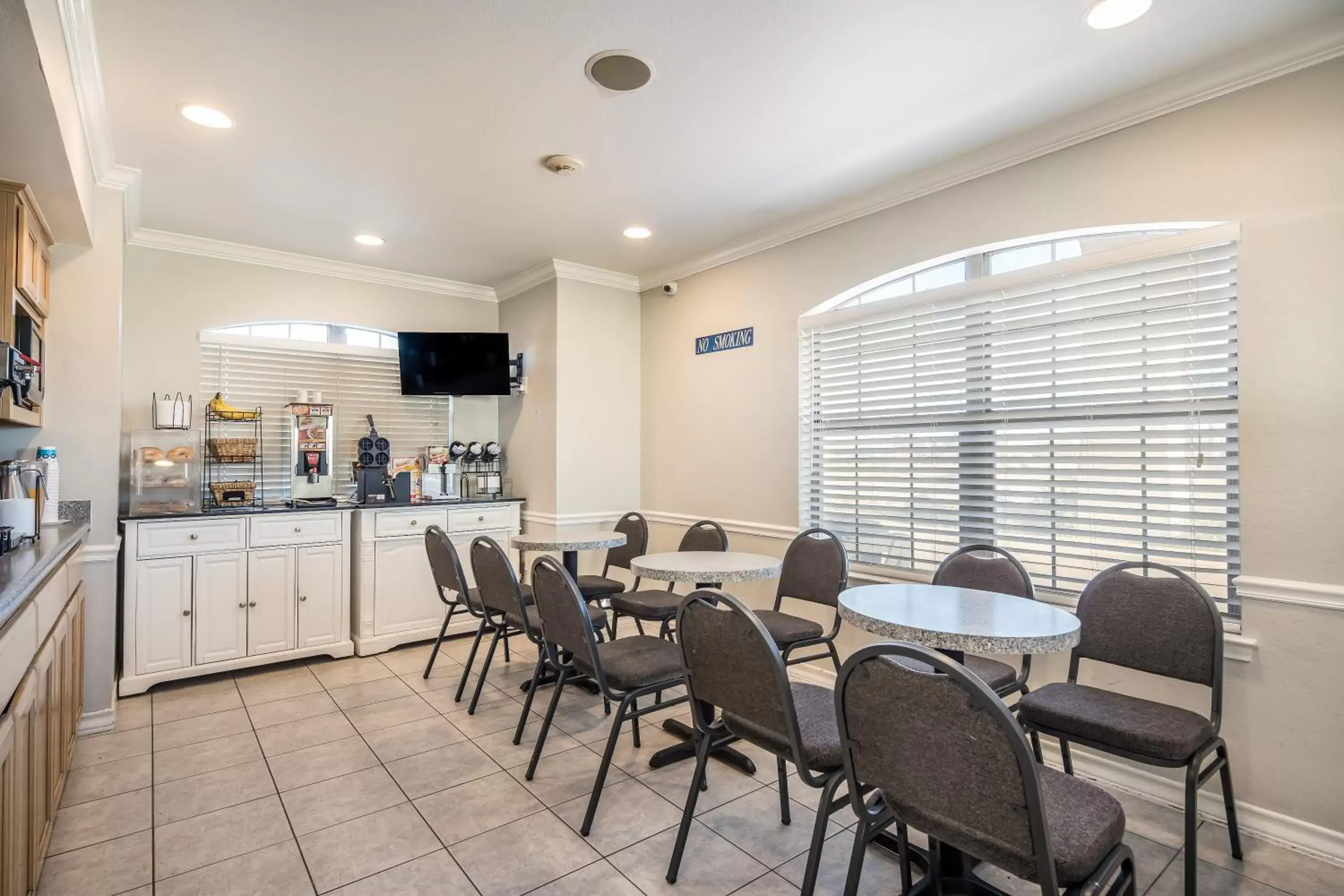 Restaurant/places to eat in Americas Best Value Inn New Braunfels Restaurant/places to eat in Americas Best Value Inn New Braunfels