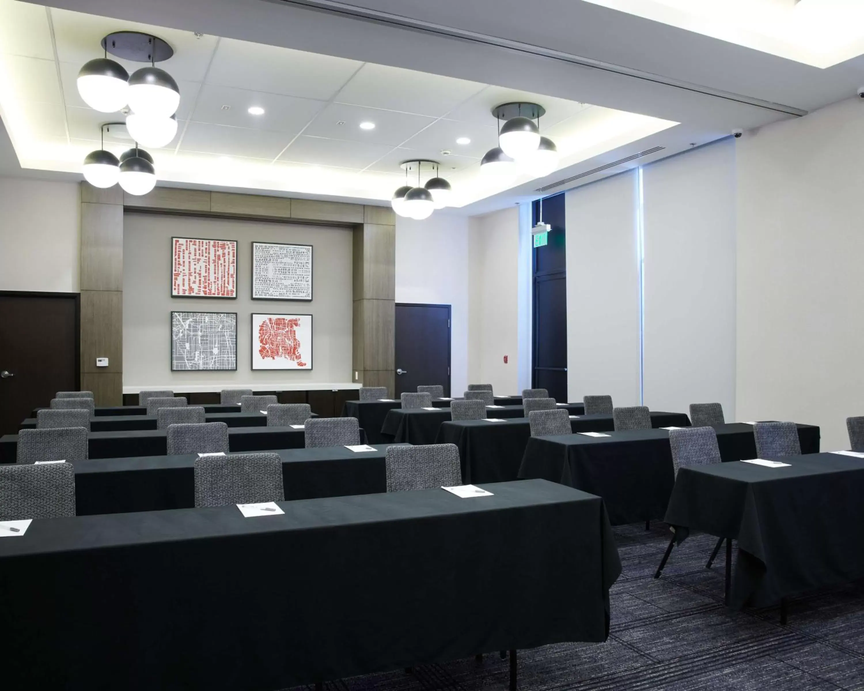 Meeting/conference room in Hampton Inn & Suites Sherman Oaks