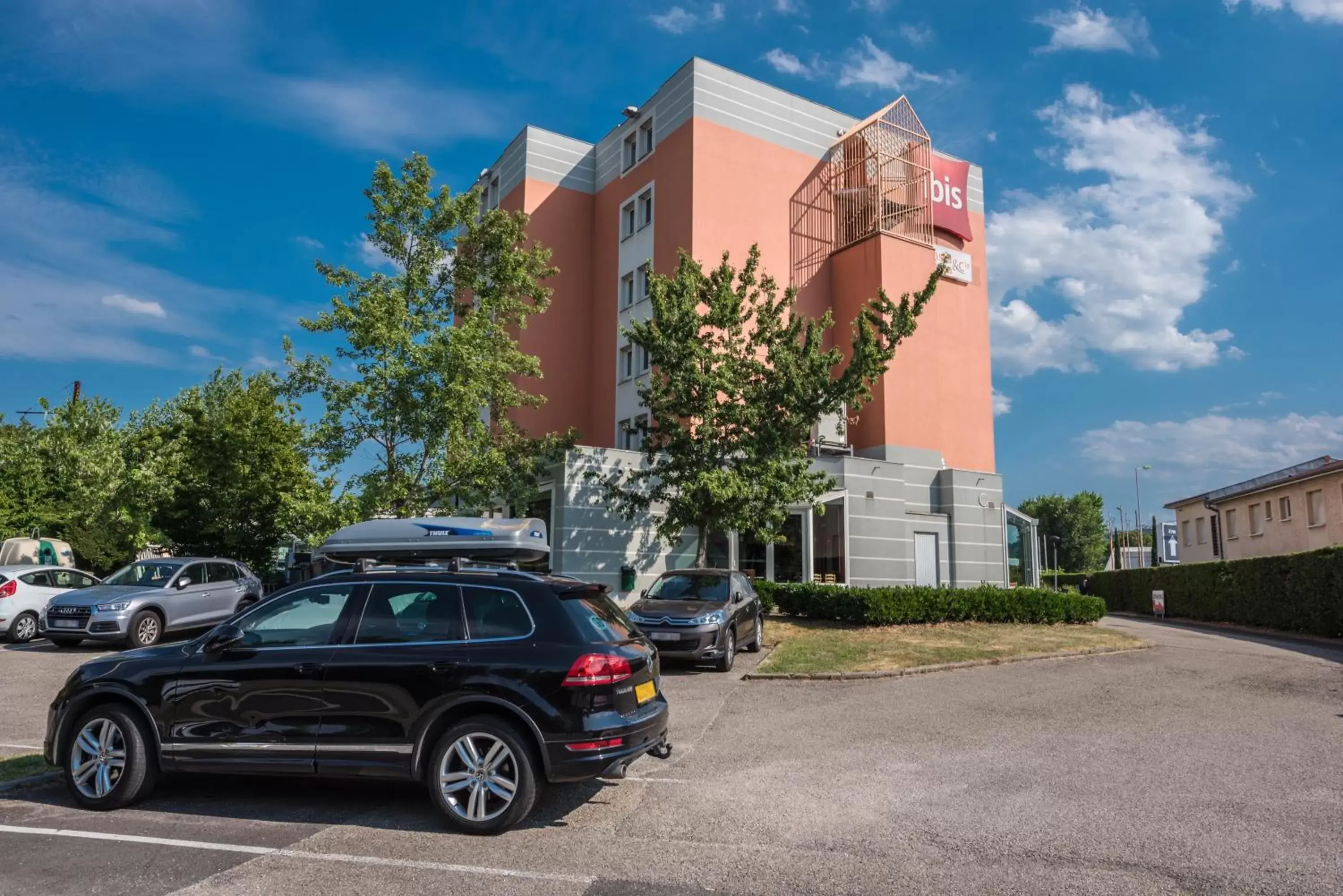 Property building in IBIS Lyon Sud Chasse Sur Rhône Property building in IBIS Lyon Sud Chasse Sur Rhône