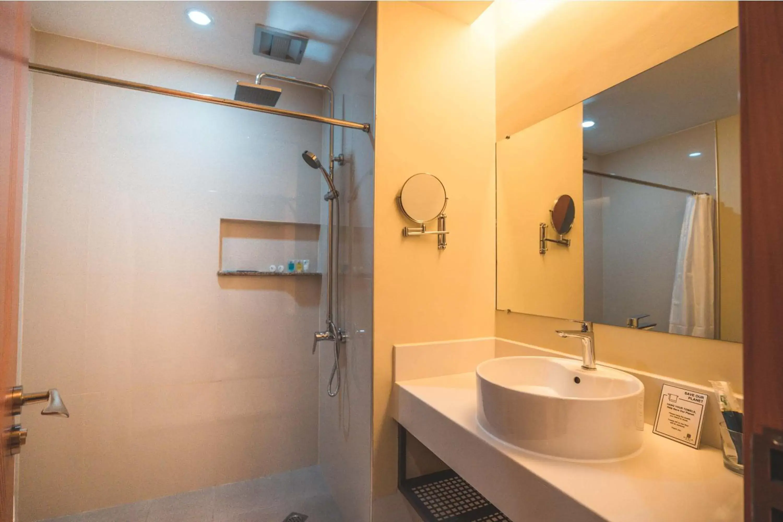 Bathroom in Henia Hotel