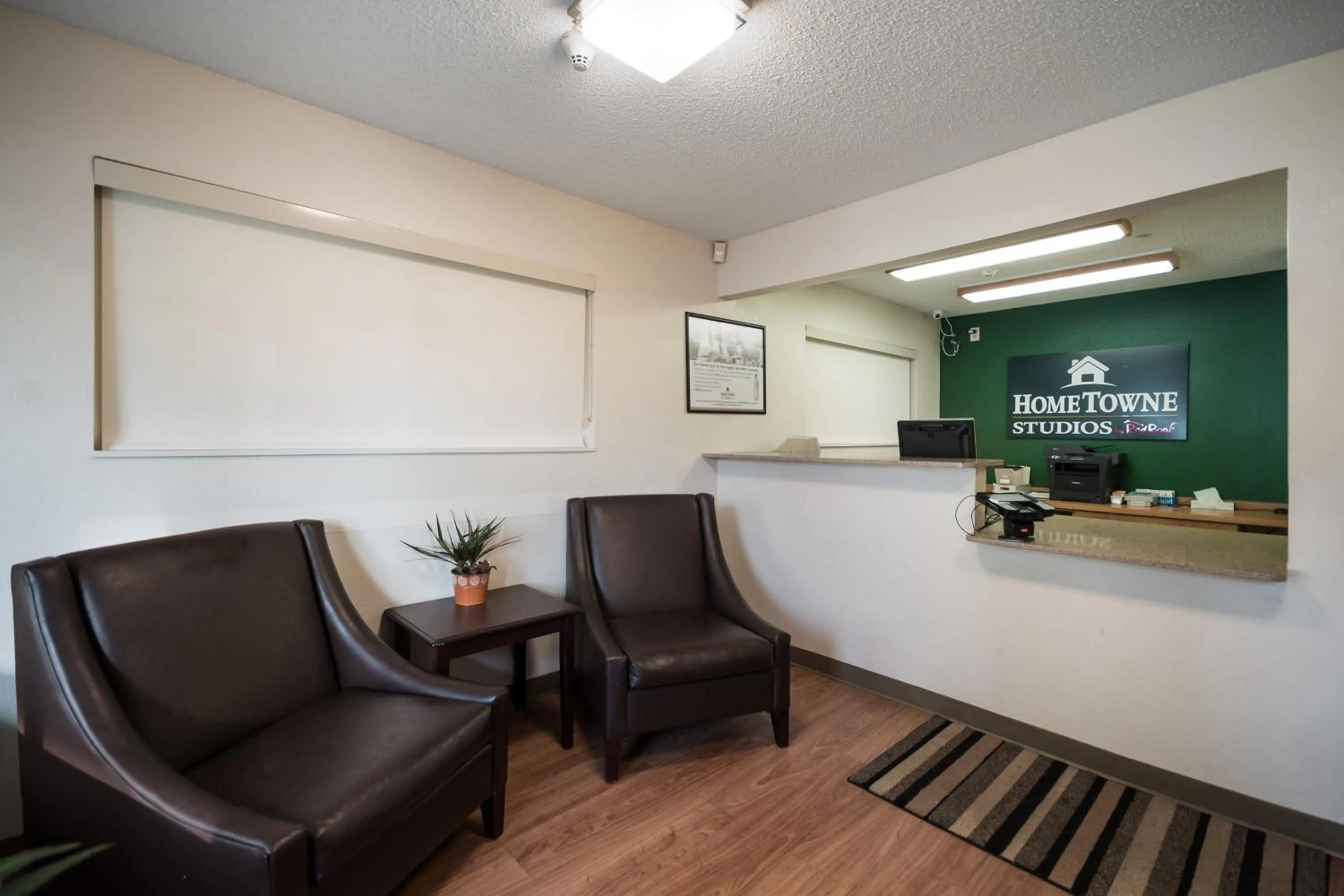 Lobby or reception in HomeTowne Studios by Red Roof Seattle - Kent/Des Moines